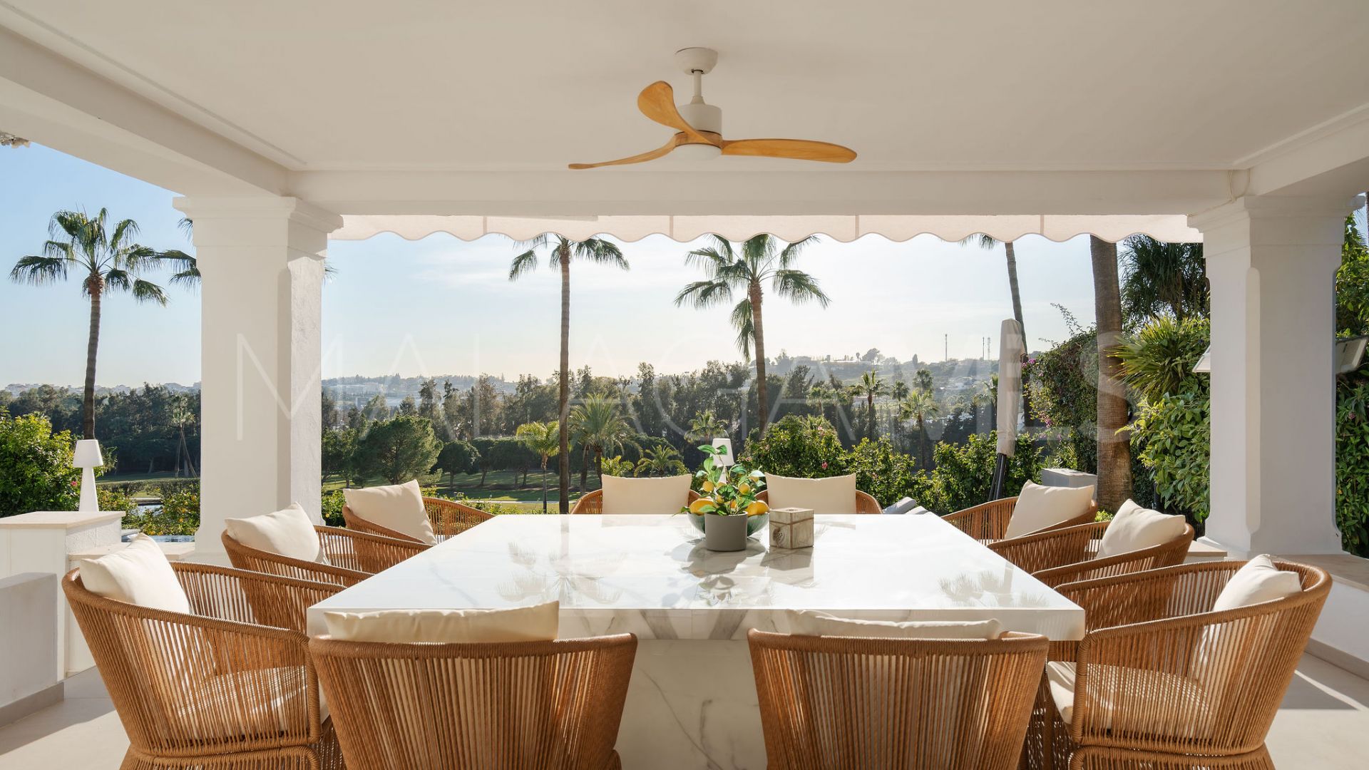 Villa for sale in Nueva Andalucia