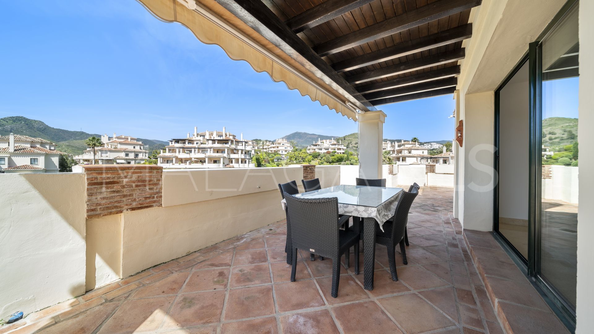 Duplex penthouse with 3 bedrooms for sale in Los Capanes del Golf