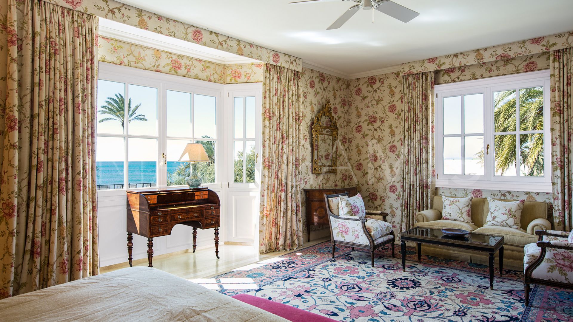 Villa for sale in Los Monteros