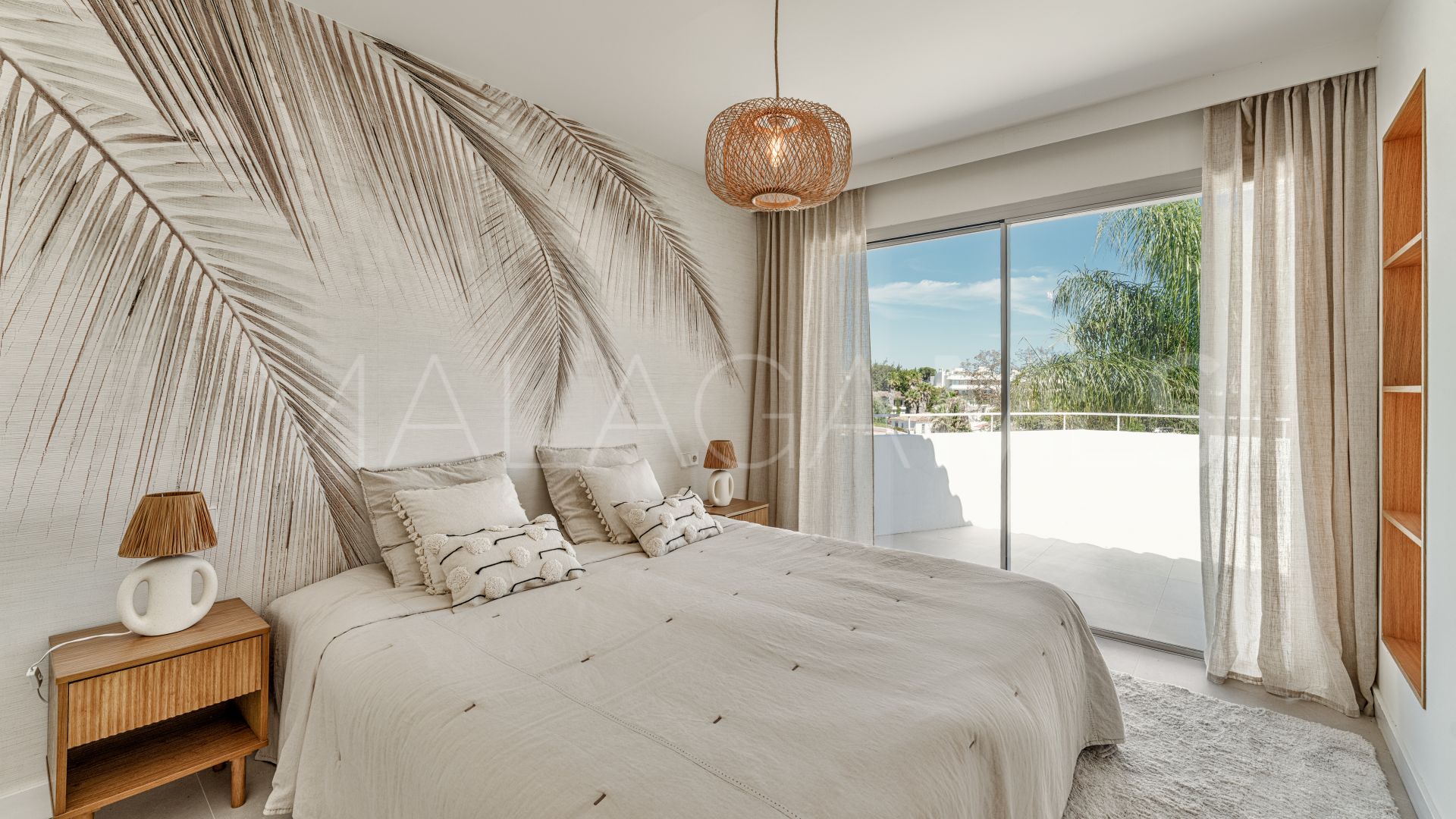 Nueva Andalucia 5 bedrooms villa for sale