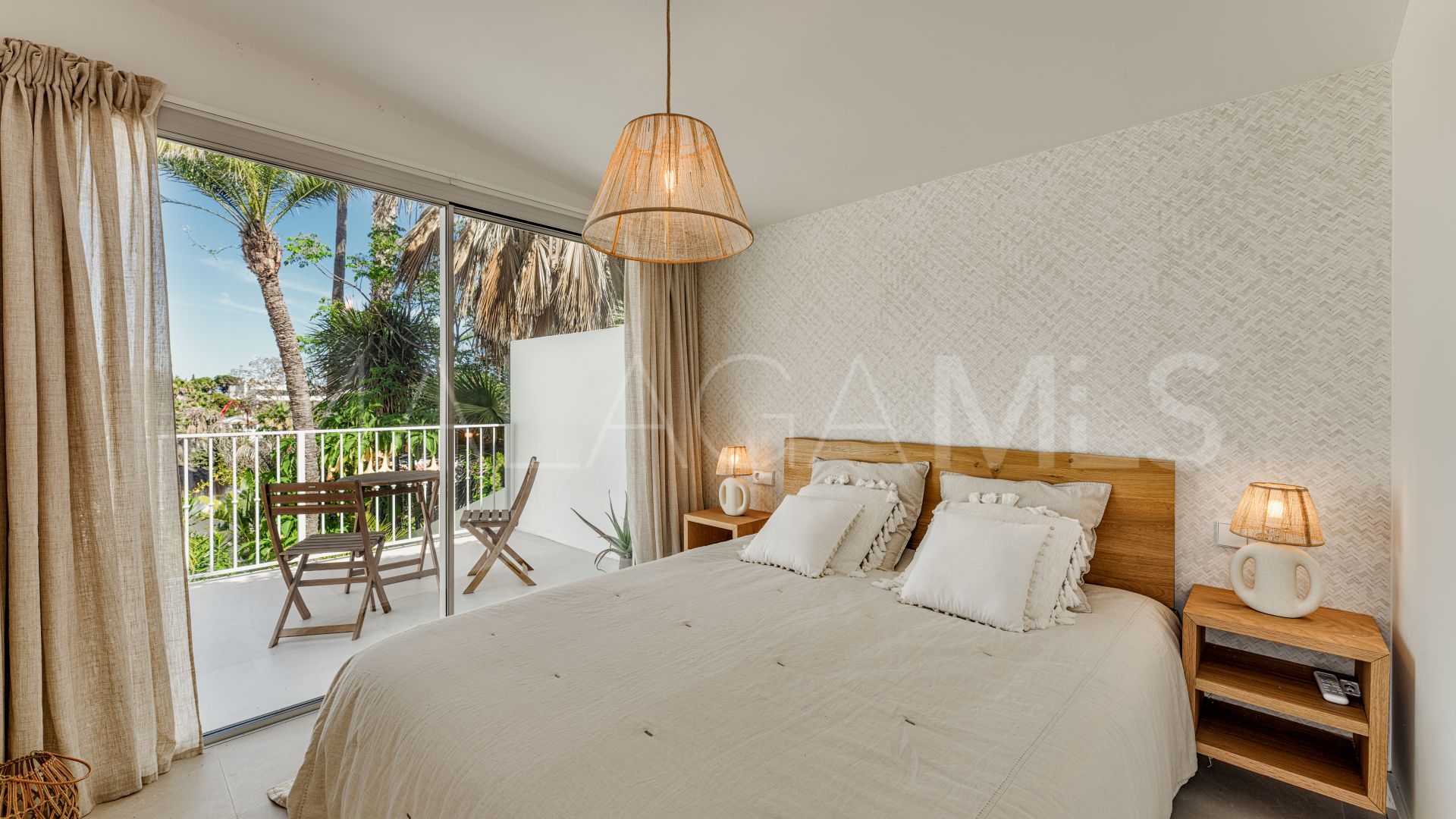 Nueva Andalucia 5 bedrooms villa for sale