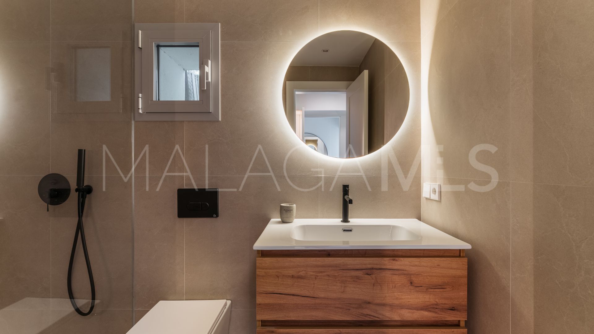 Nueva Andalucia 5 bedrooms villa for sale