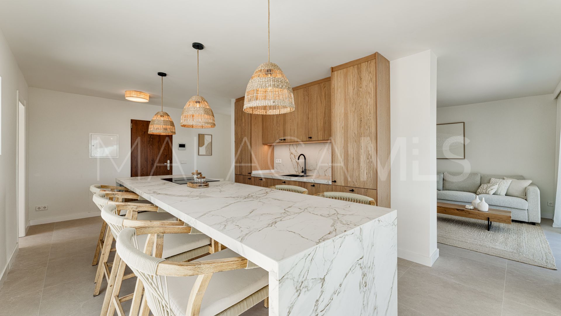 Nueva Andalucia 5 bedrooms villa for sale