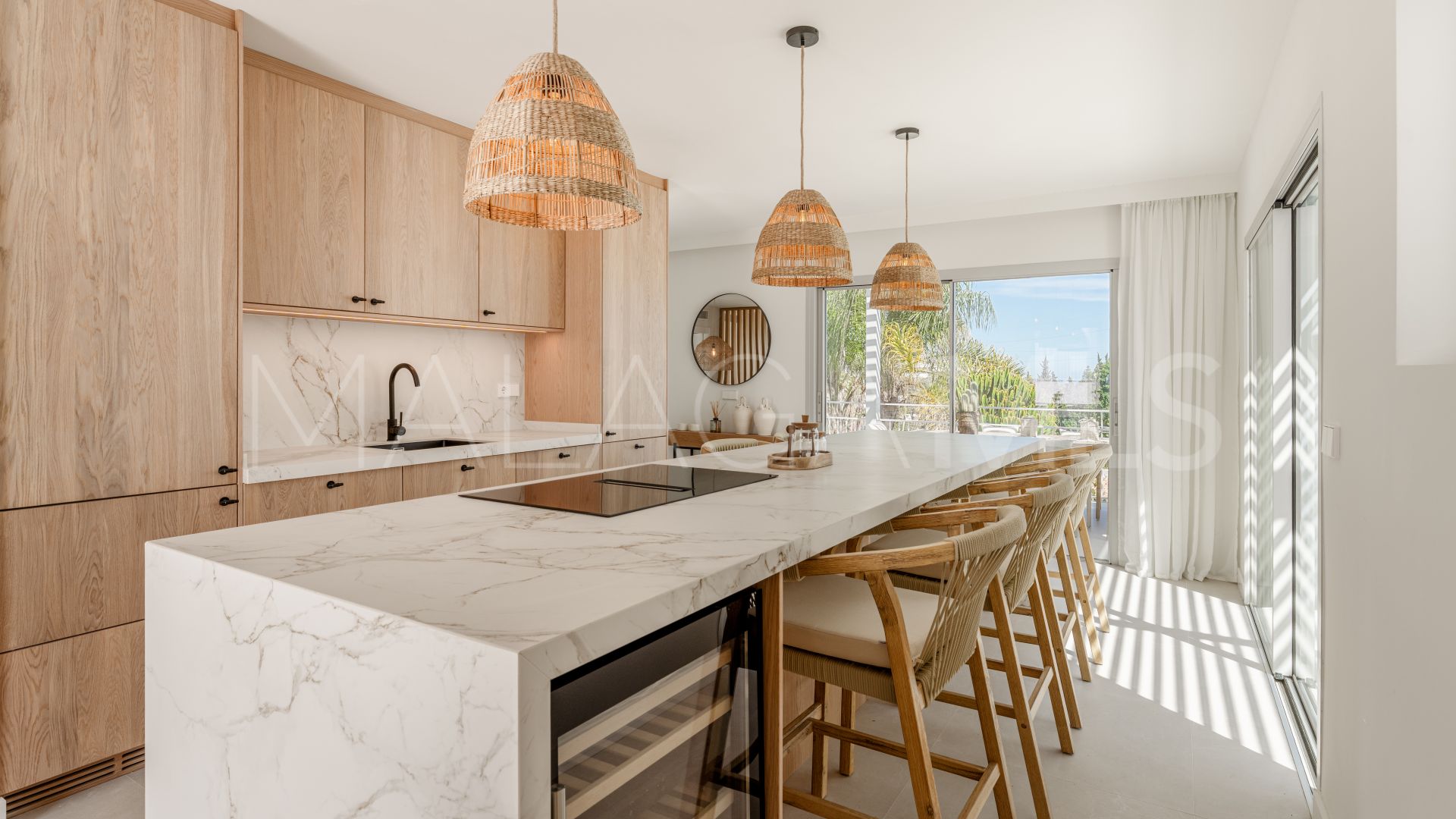 Nueva Andalucia 5 bedrooms villa for sale