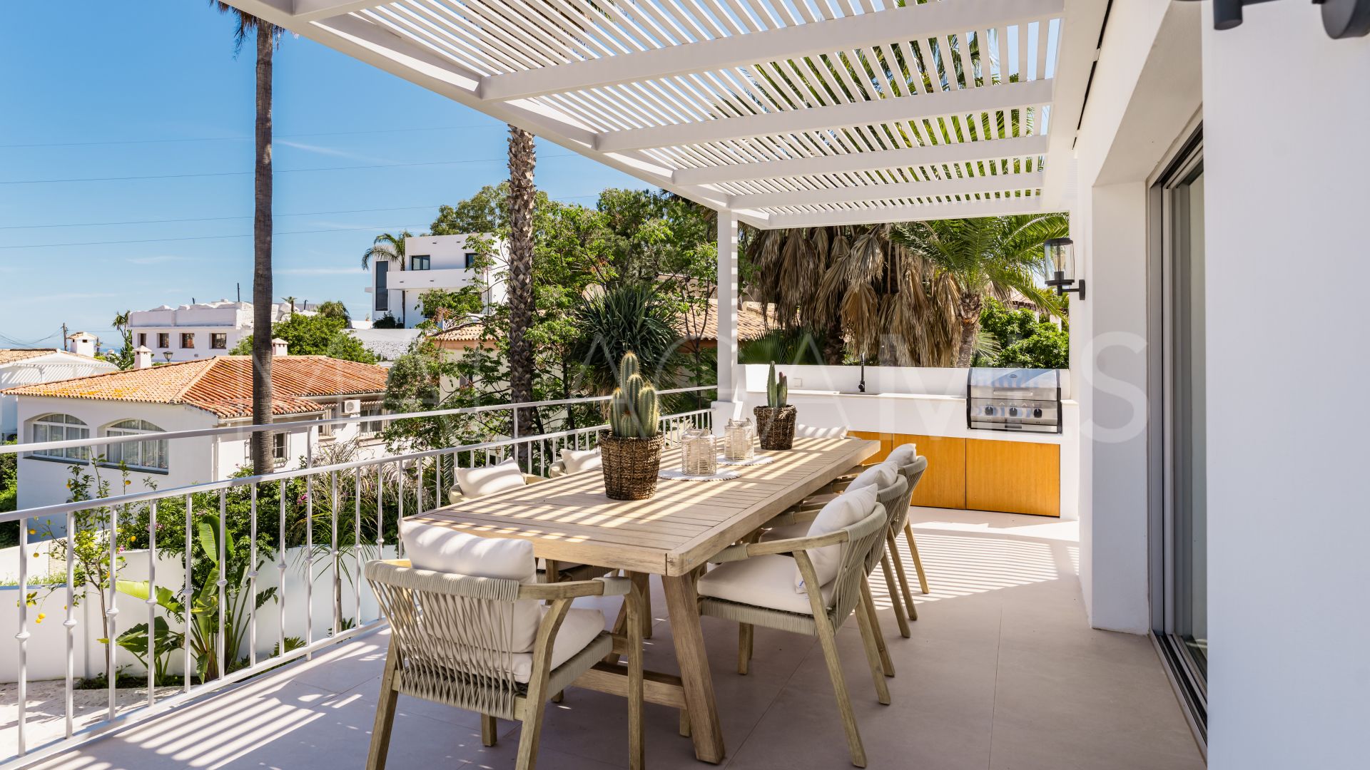 Nueva Andalucia 5 bedrooms villa for sale