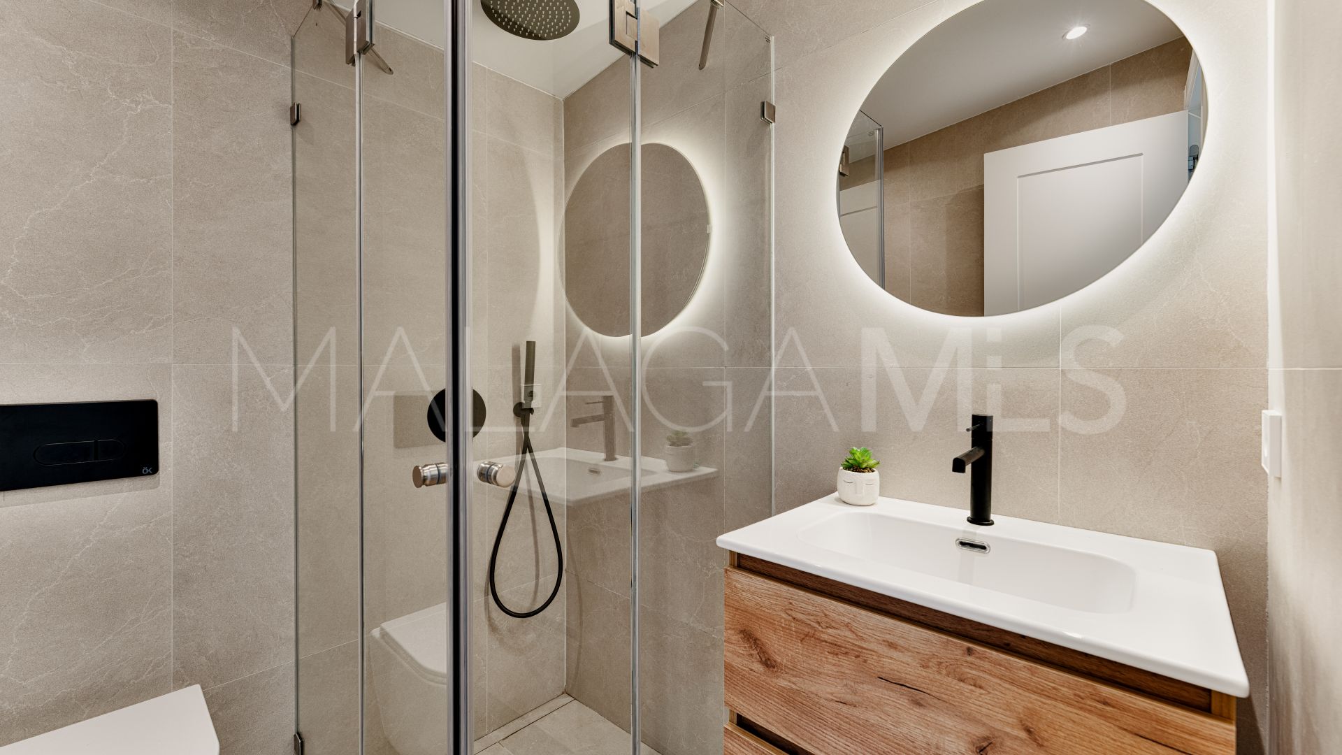 Nueva Andalucia 5 bedrooms villa for sale