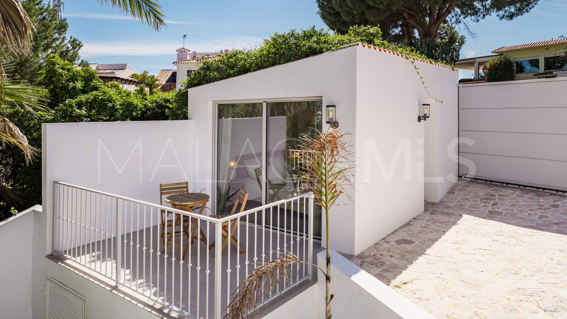 Nueva Andalucia 5 bedrooms villa for sale