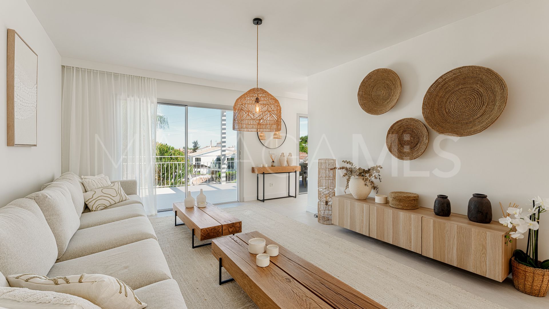 Nueva Andalucia 5 bedrooms villa for sale