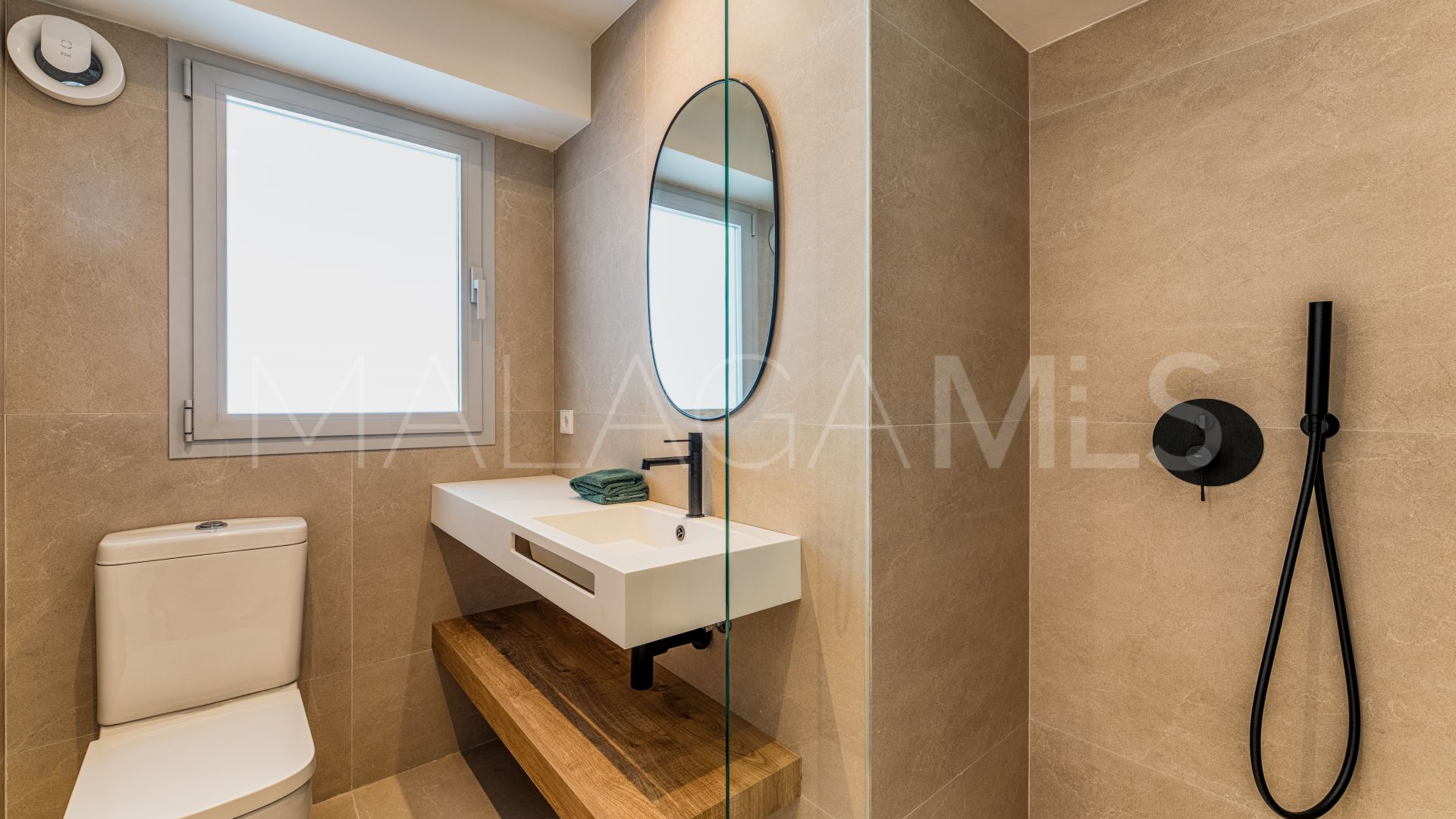 Nueva Andalucia 5 bedrooms villa for sale