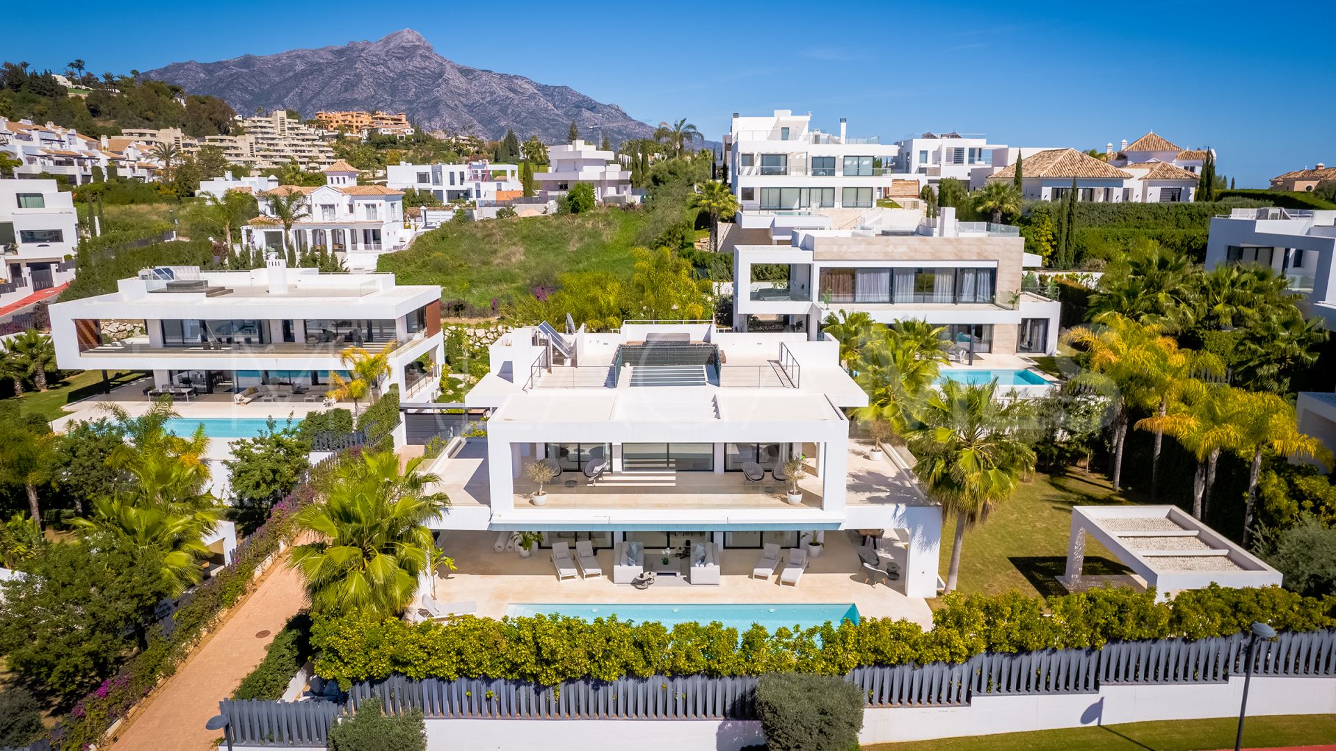 Villa for sale in Los Olivos