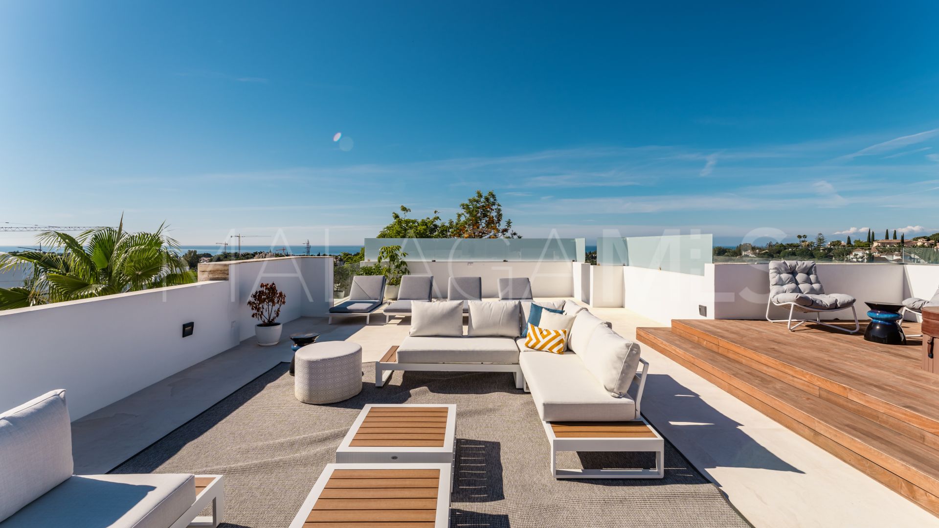 Villa for sale in Lomas del Virrey