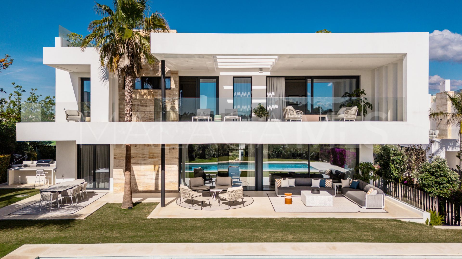 Villa for sale in Lomas del Virrey