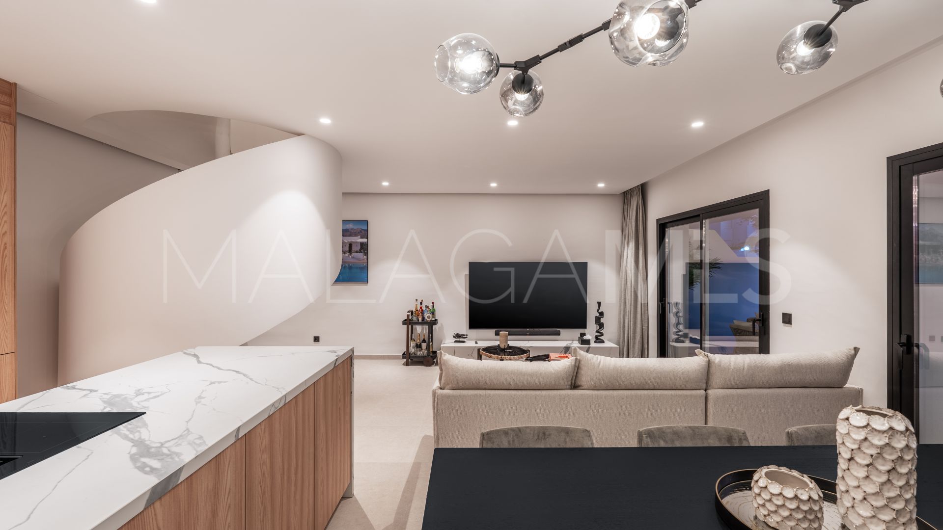 Triplex for sale in Aloha Gardens