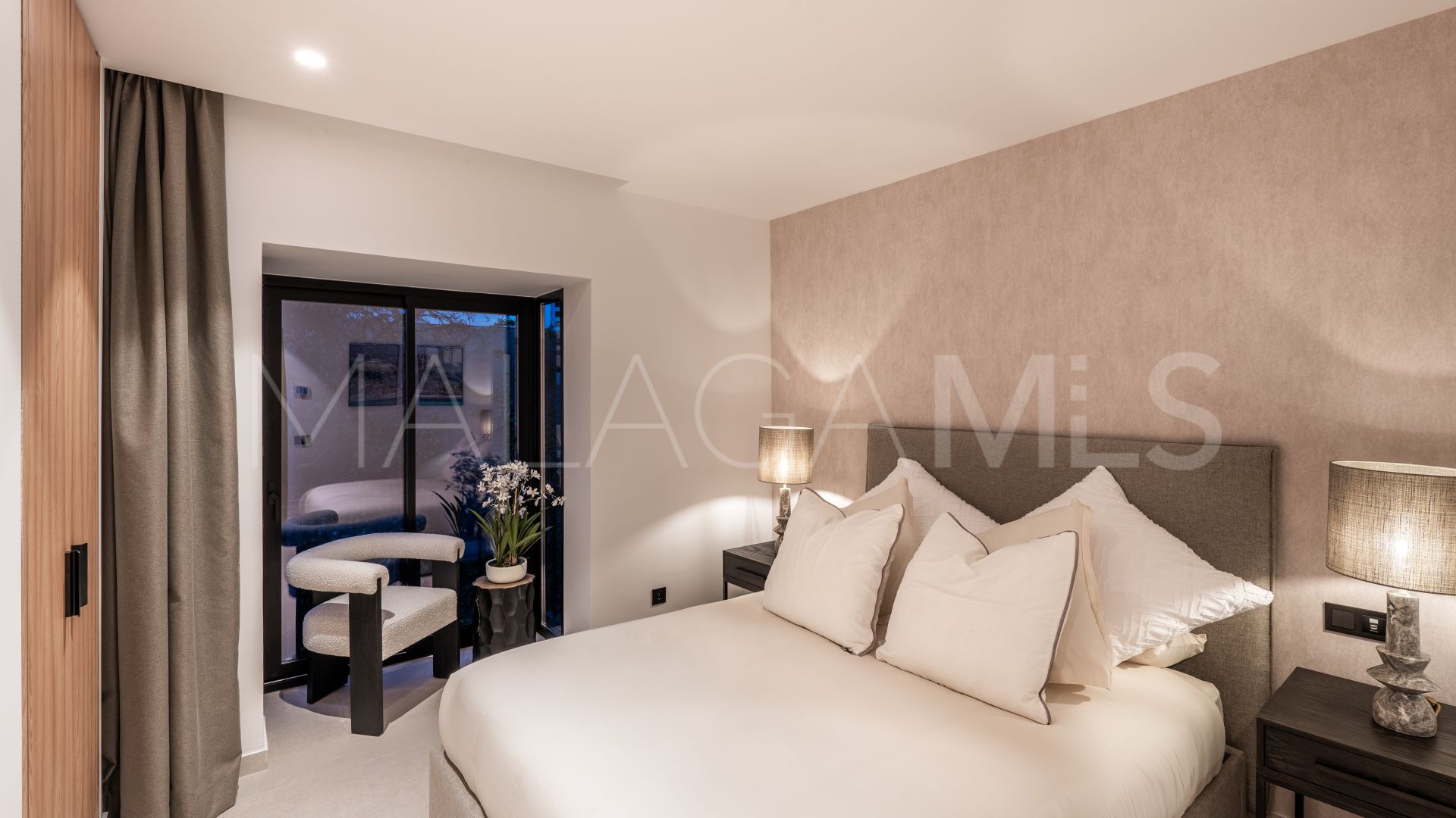 Triplex for sale in Aloha Gardens