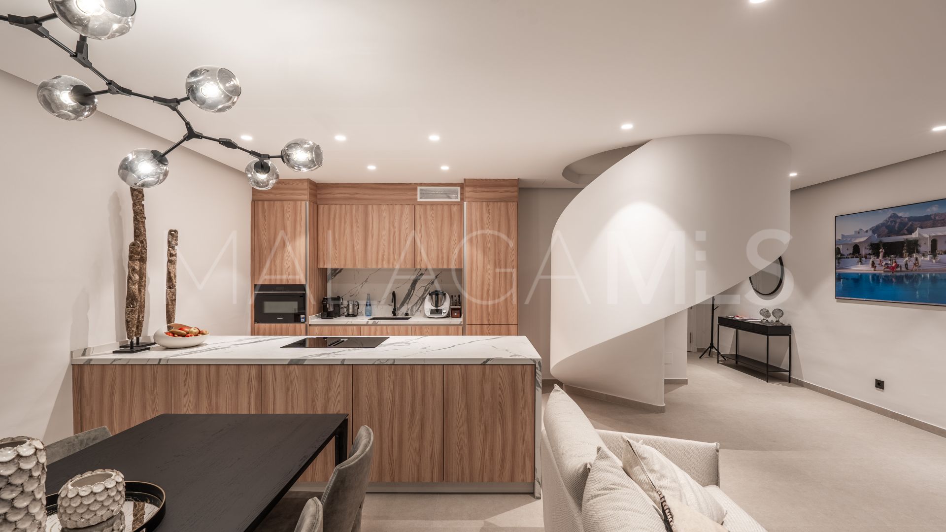 Triplex for sale in Aloha Gardens