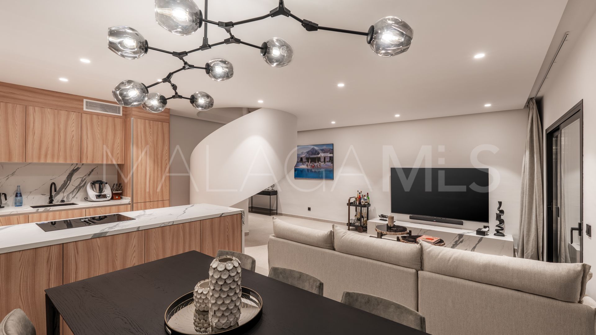 Triplex for sale in Aloha Gardens