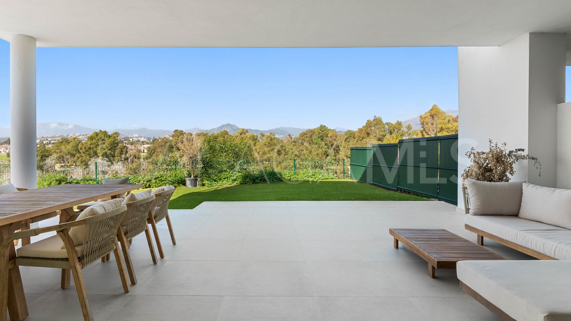3 bedrooms semi detached villa in Guadalmina Alta for sale
