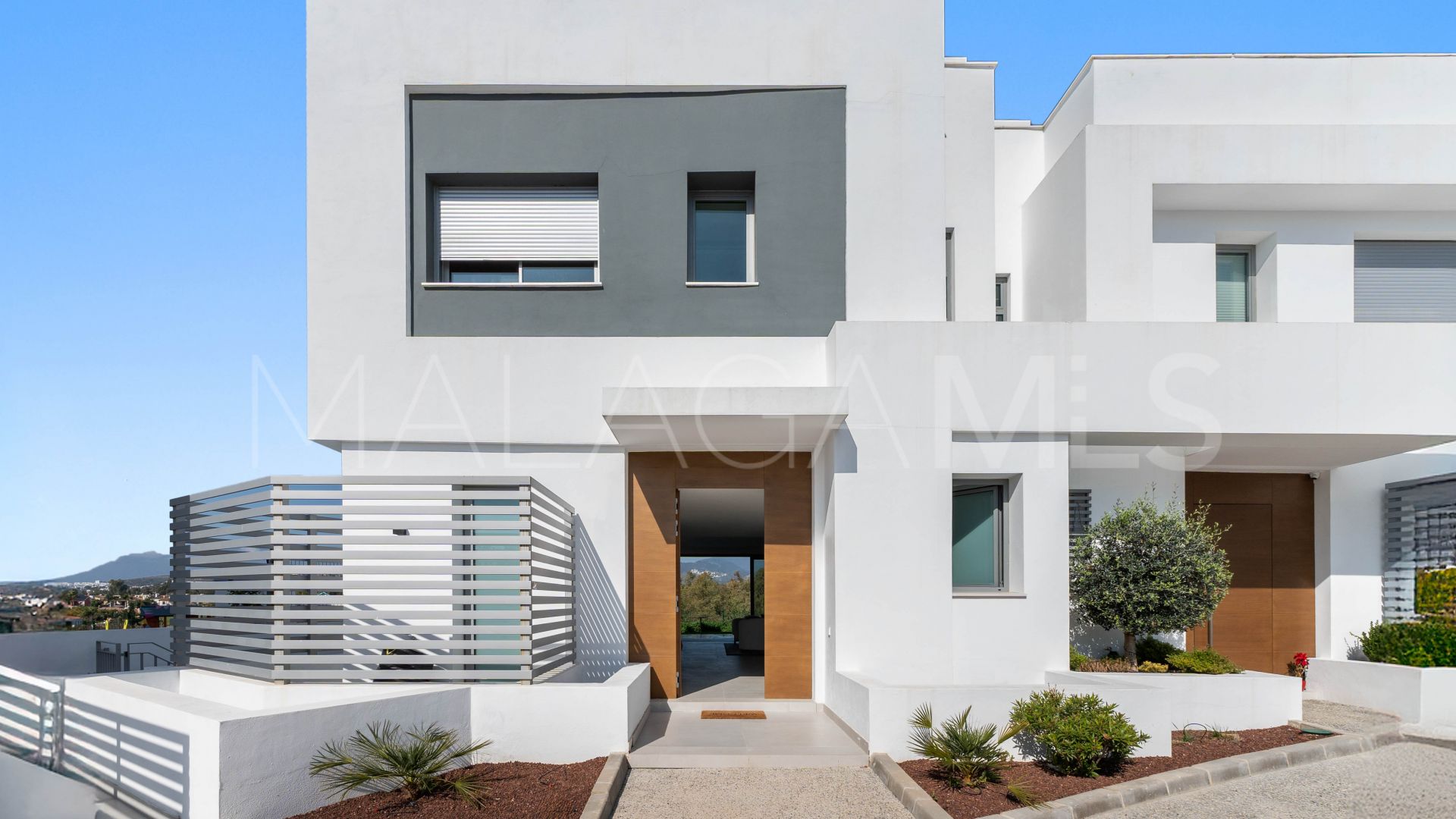 3 bedrooms semi detached villa in Guadalmina Alta for sale