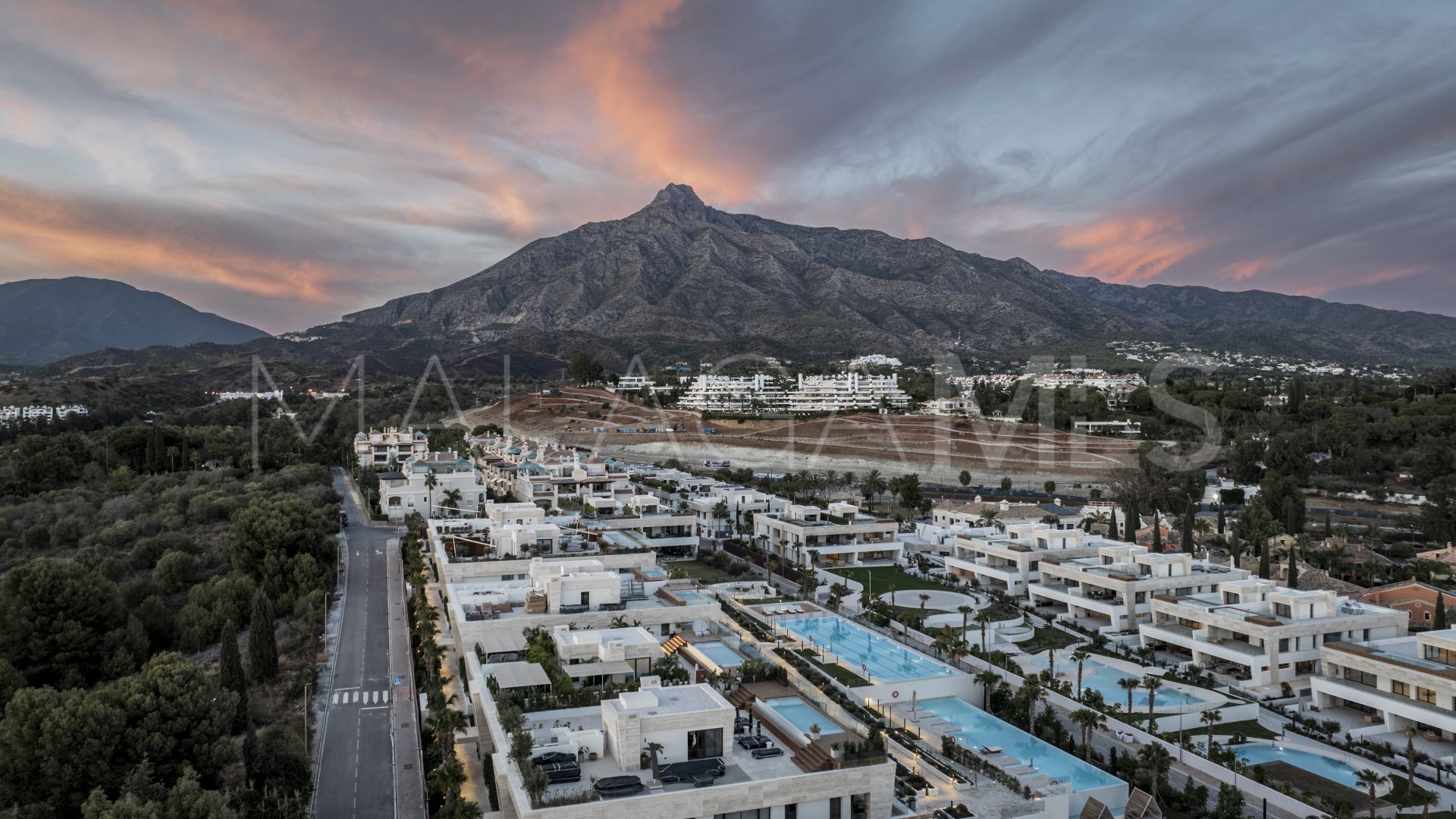 Duplex rez de chaussée for sale in Epic Marbella