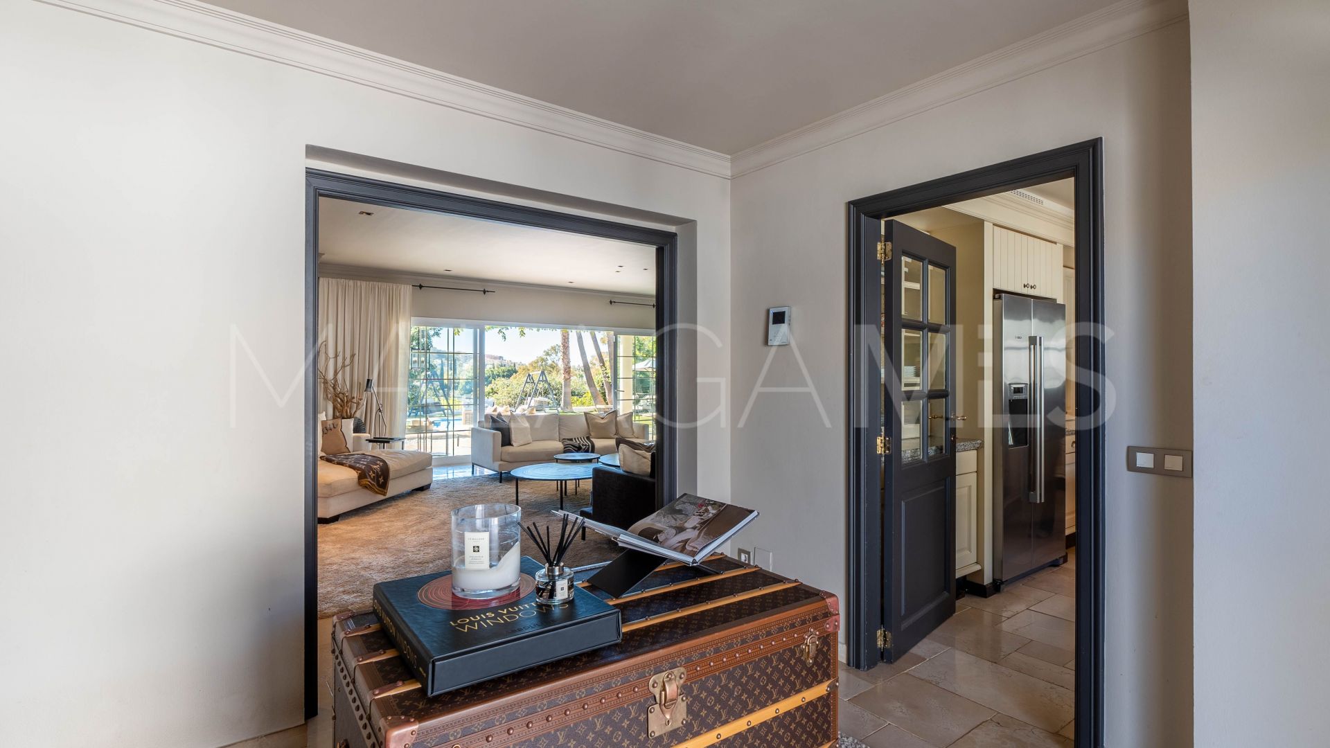 For sale 6 bedrooms villa in Nueva Andalucia