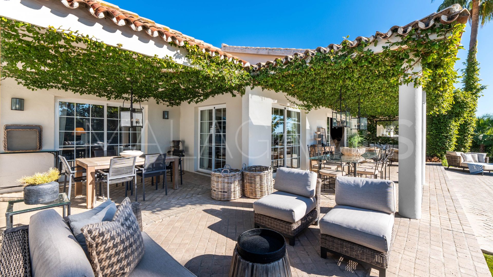 For sale 6 bedrooms villa in Nueva Andalucia