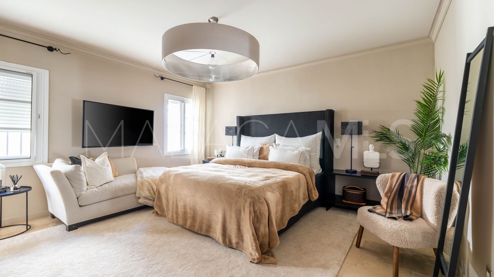 For sale 6 bedrooms villa in Nueva Andalucia