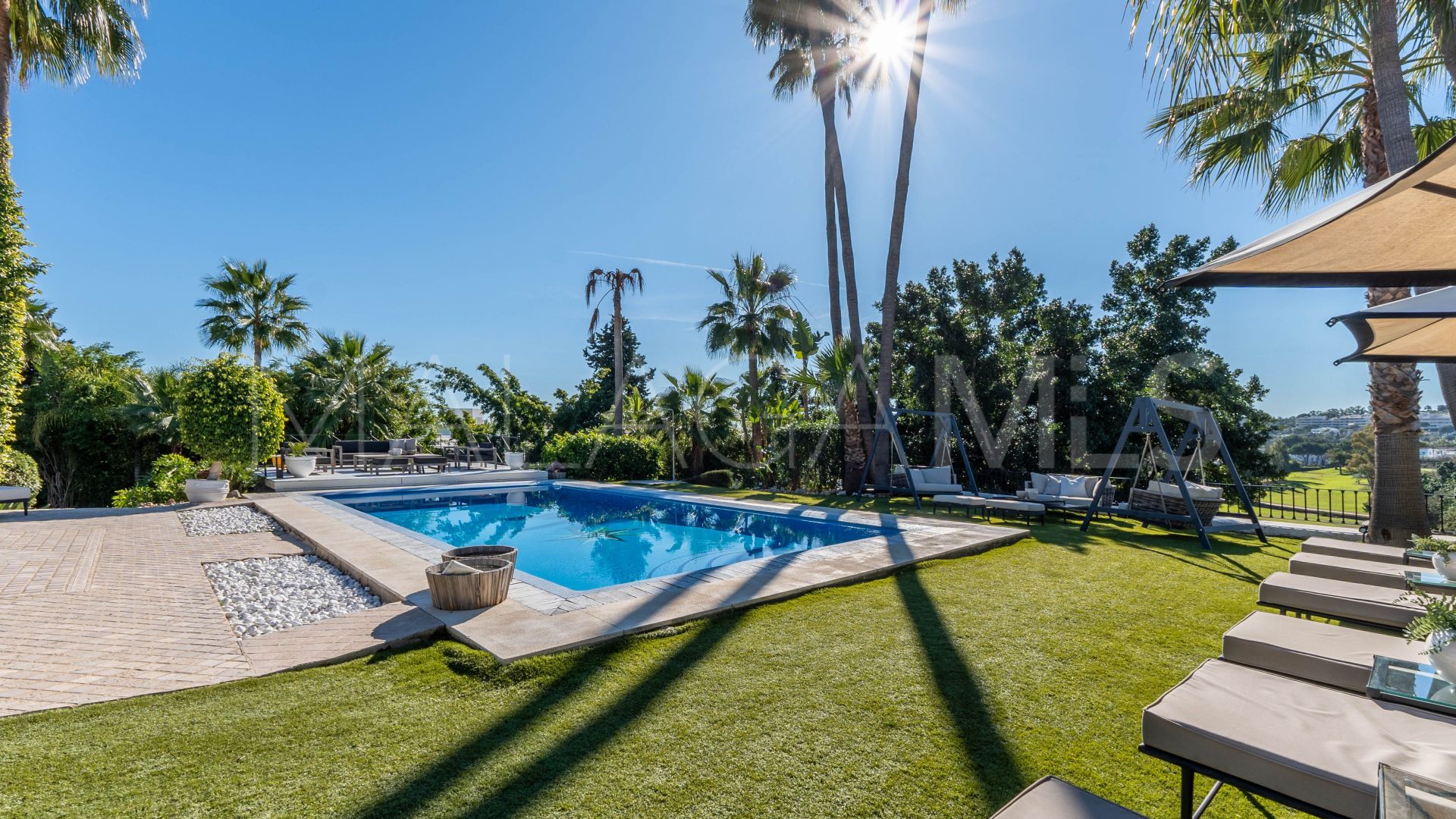 For sale 6 bedrooms villa in Nueva Andalucia