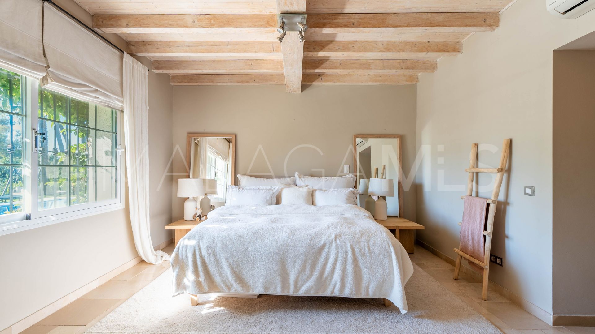 For sale 6 bedrooms villa in Nueva Andalucia