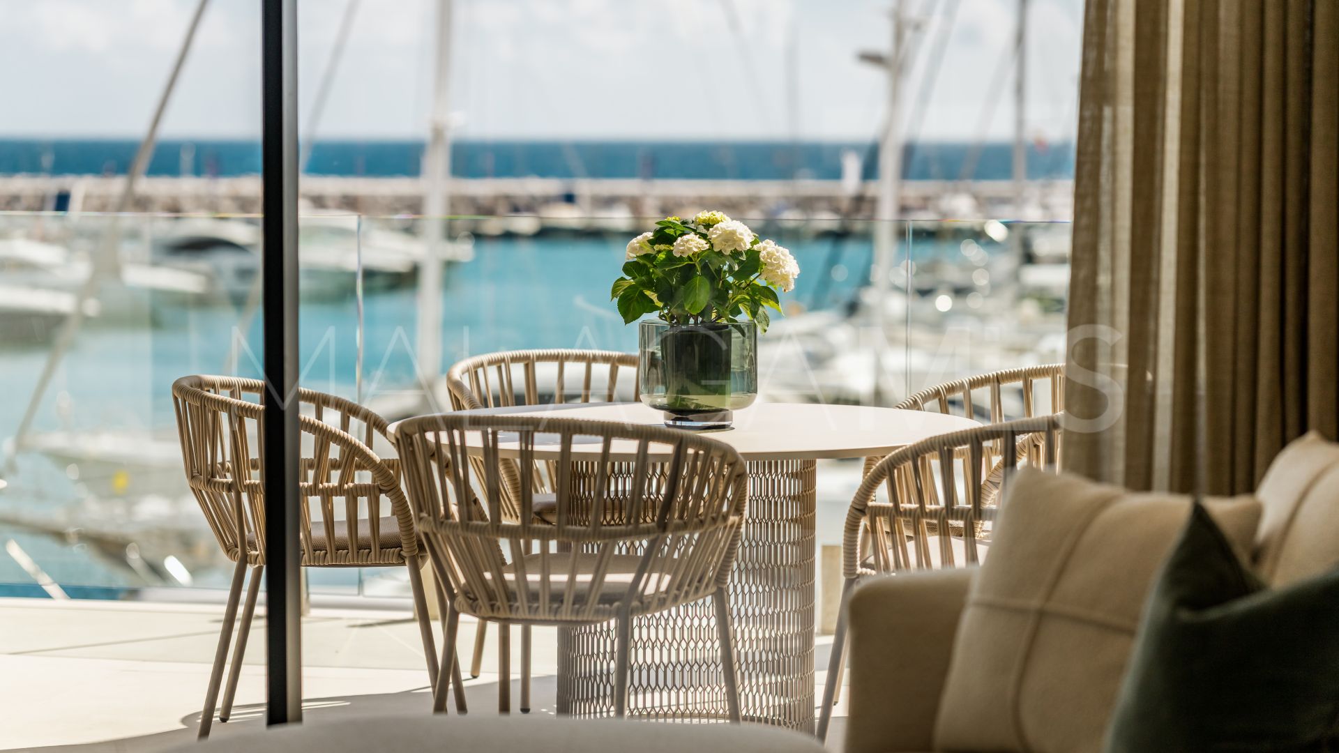 Se vende apartamento with 3 bedrooms in Marbella - Puerto Banus