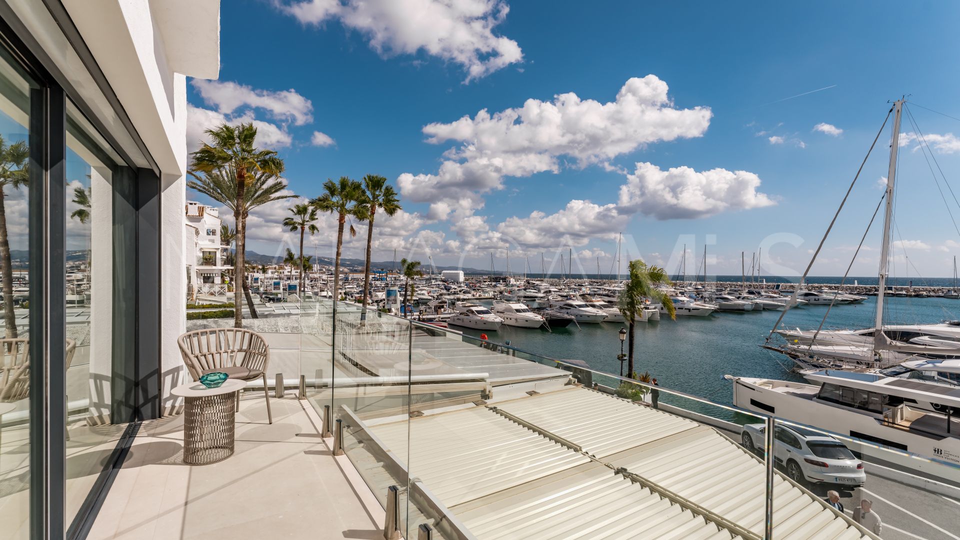 Se vende apartamento with 3 bedrooms in Marbella - Puerto Banus