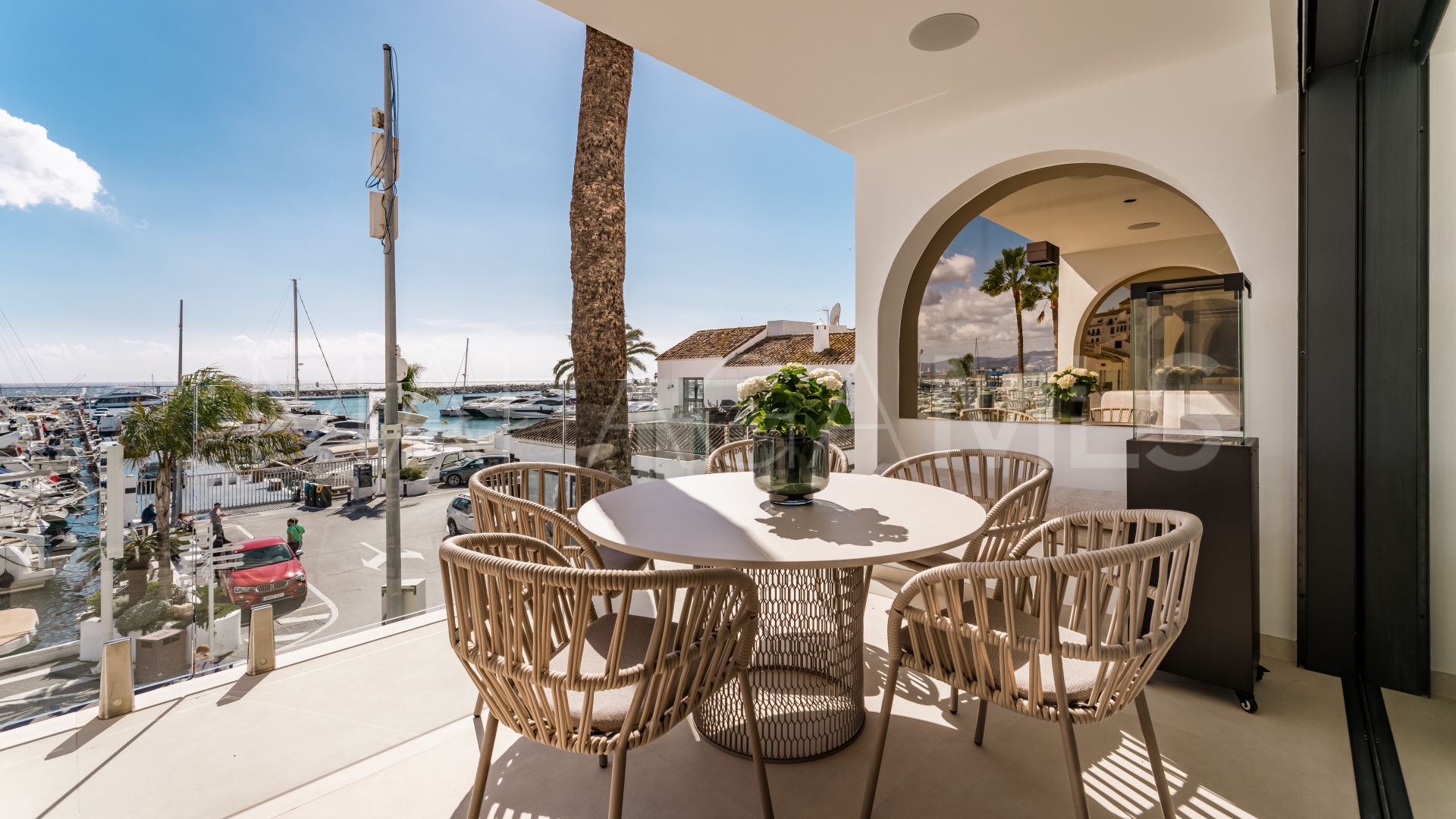 Se vende apartamento with 3 bedrooms in Marbella - Puerto Banus