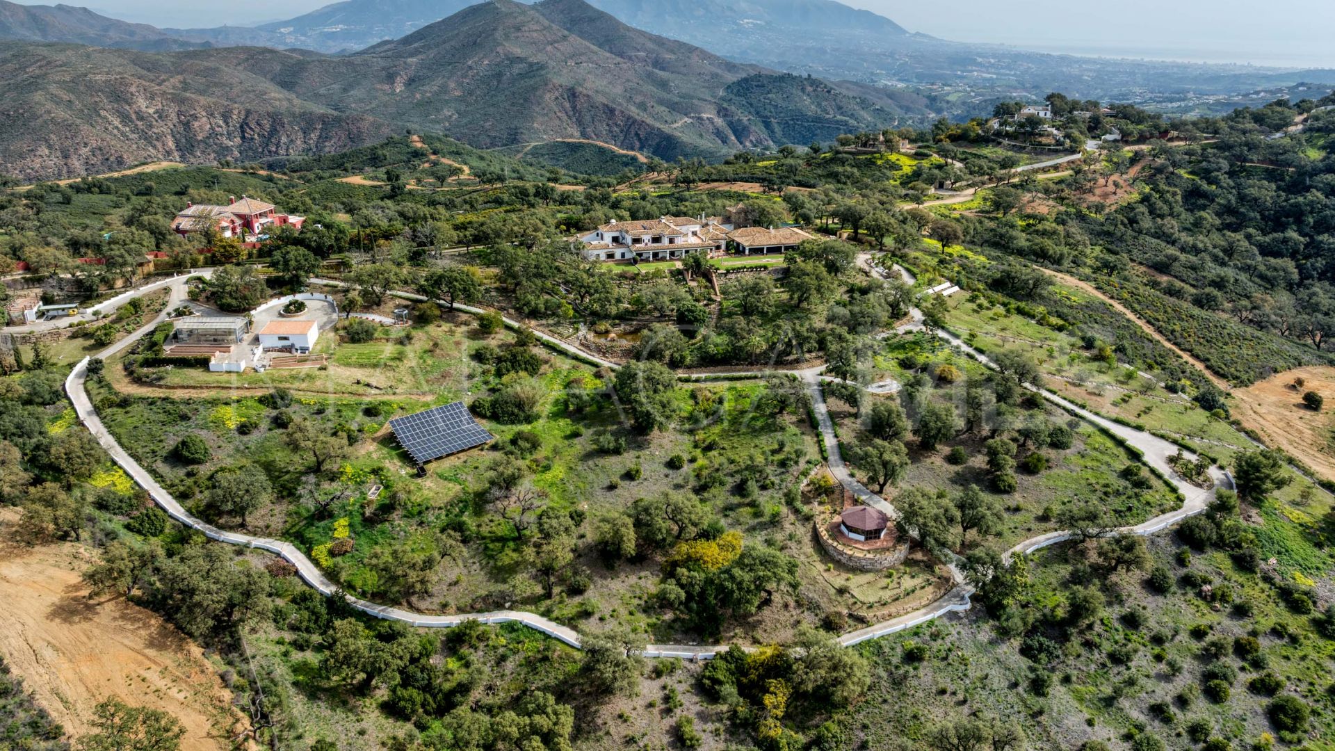 Finca for sale in La Mairena