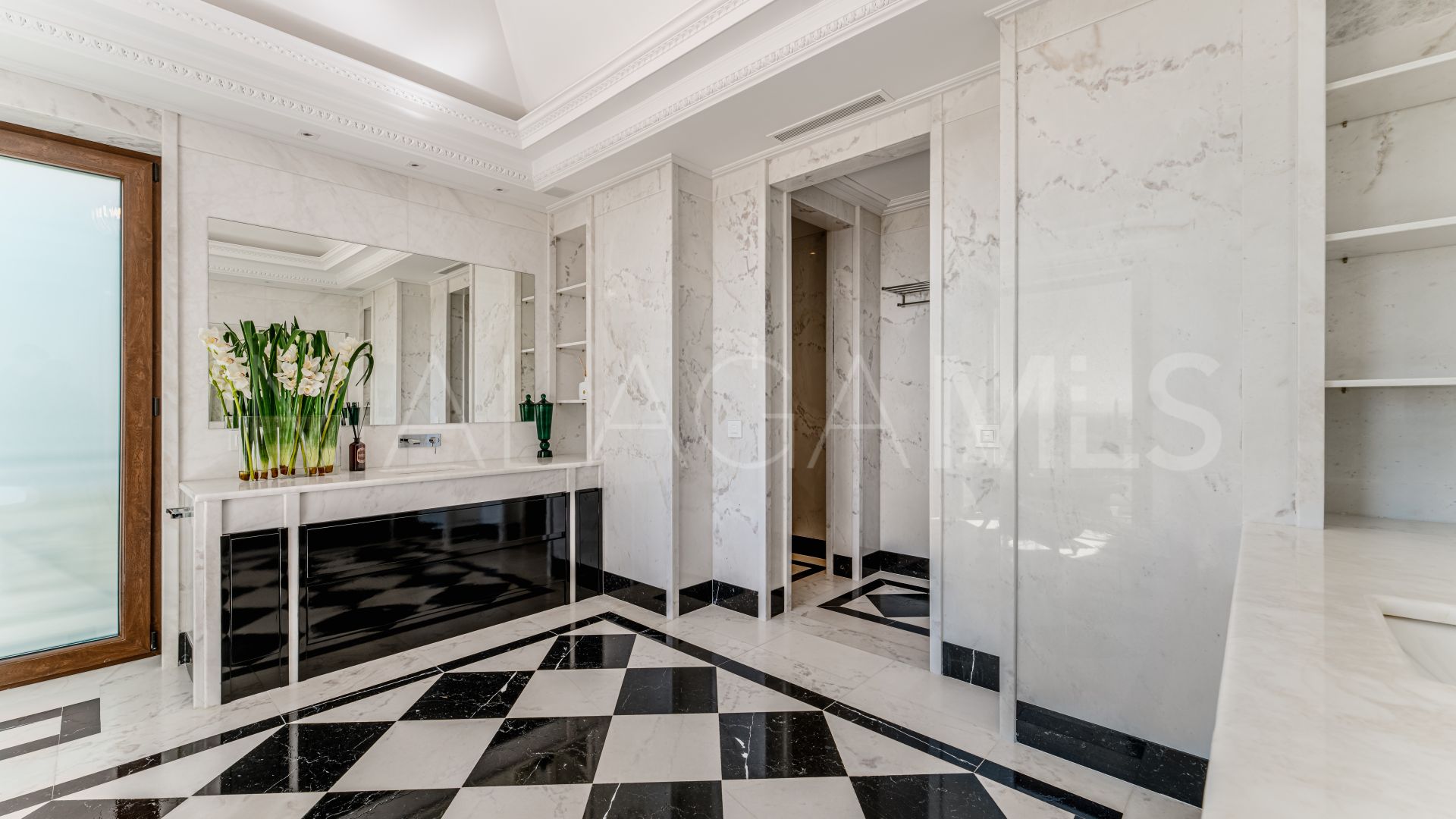 Villa de 8 bedrooms a la venta in Sierra Blanca