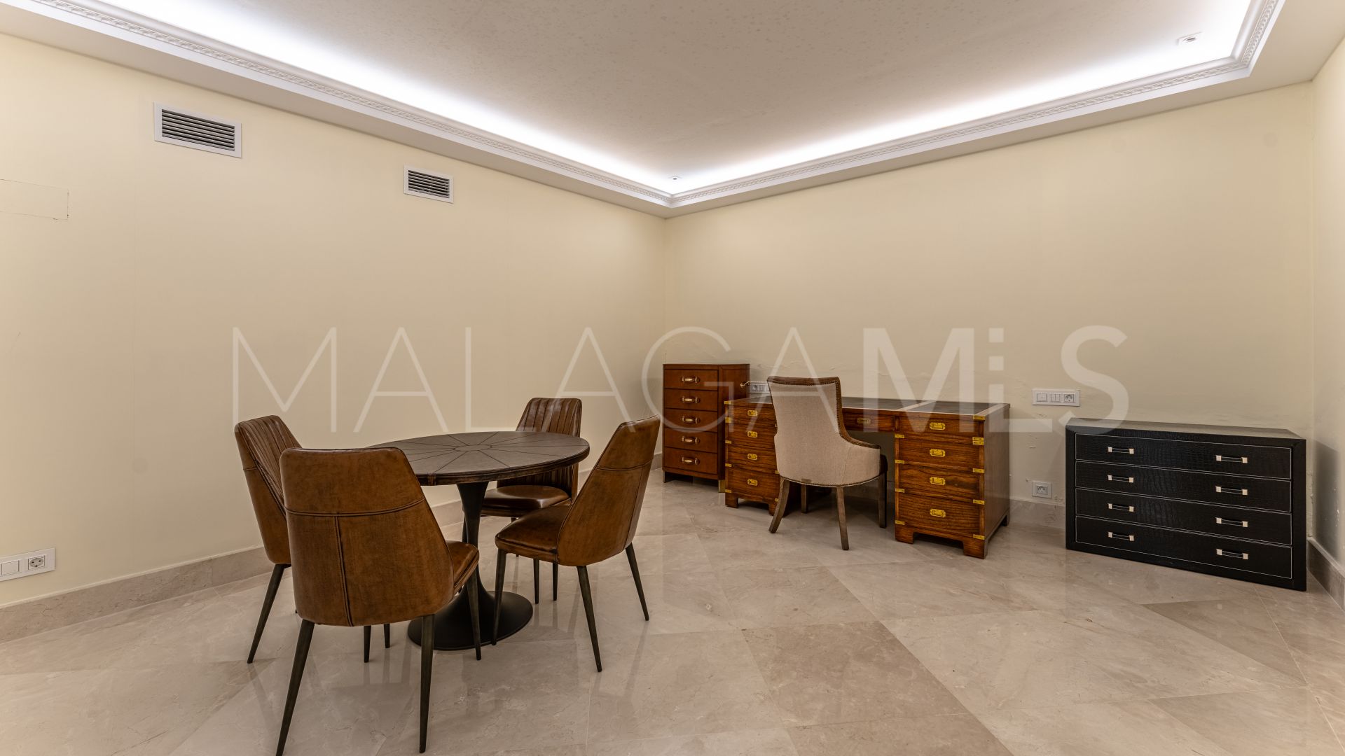 Villa de 8 bedrooms a la venta in Sierra Blanca