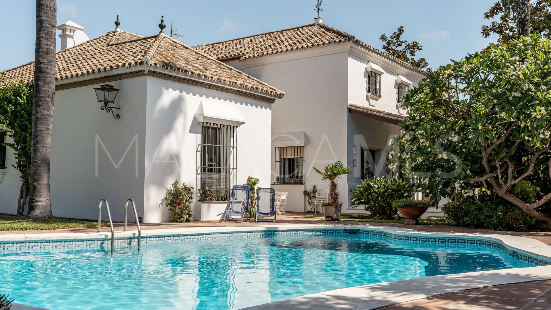 For sale Cortijo Blanco villa with 5 bedrooms