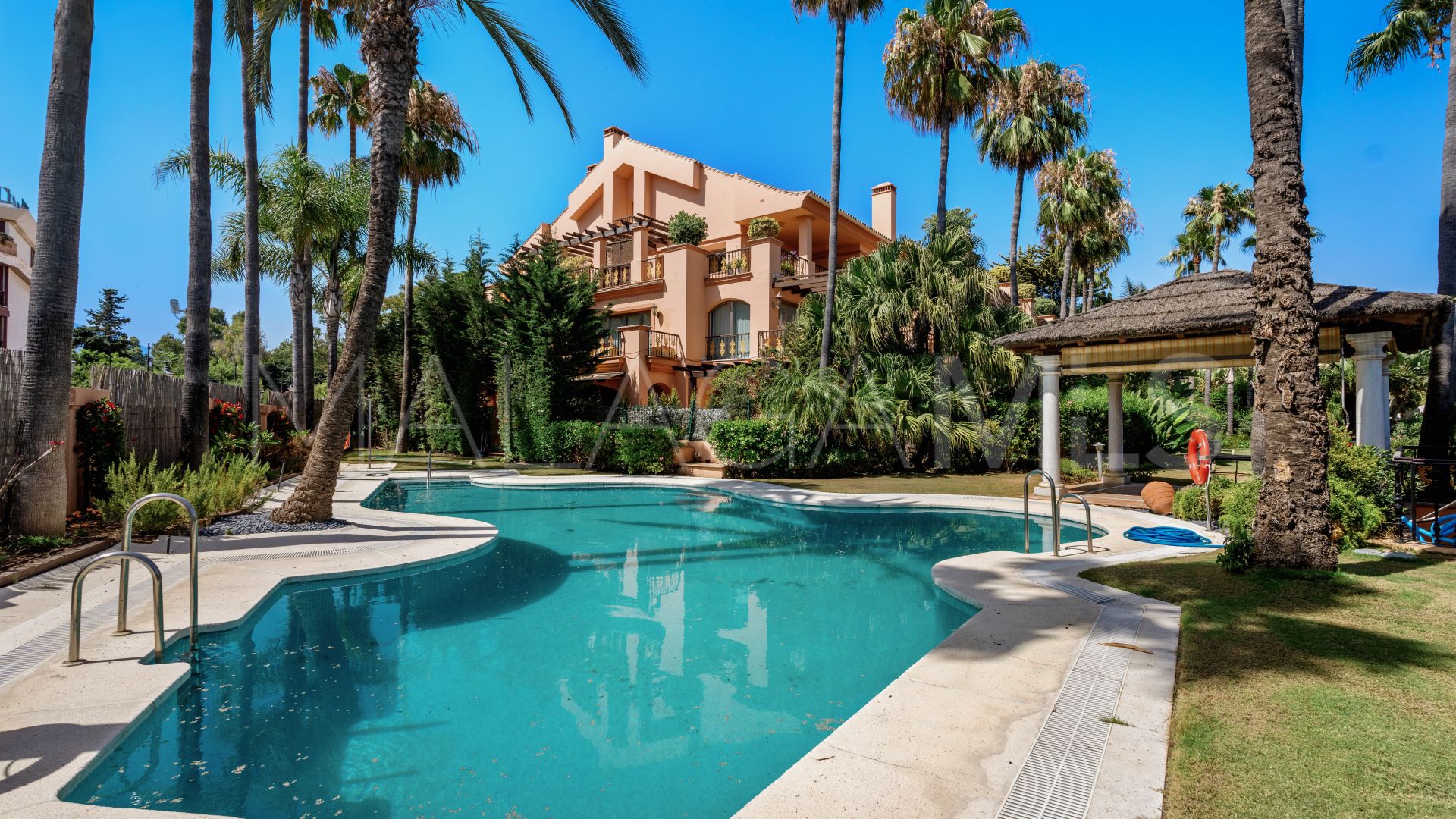 Tvåvånings takvåning for sale in Marbella - Puerto Banus