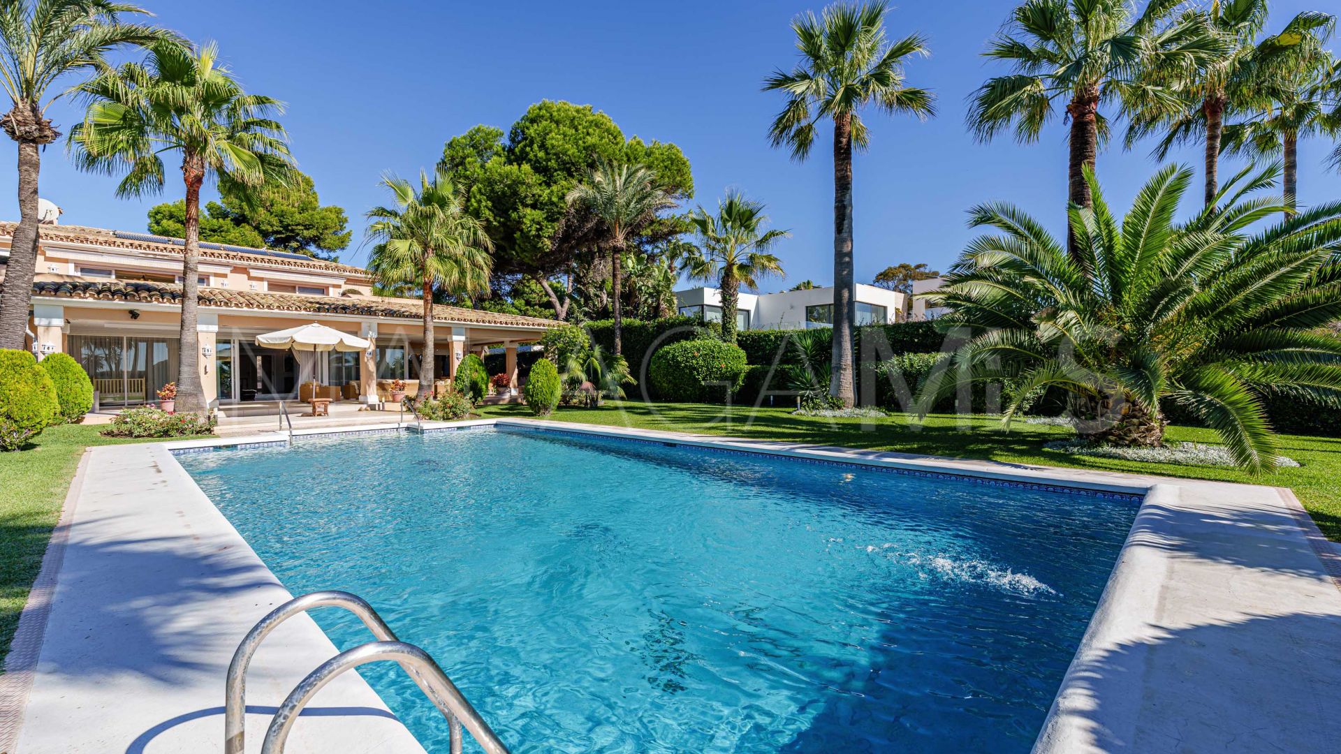 Villa a la venta de 9 bedrooms in New Golden Mile