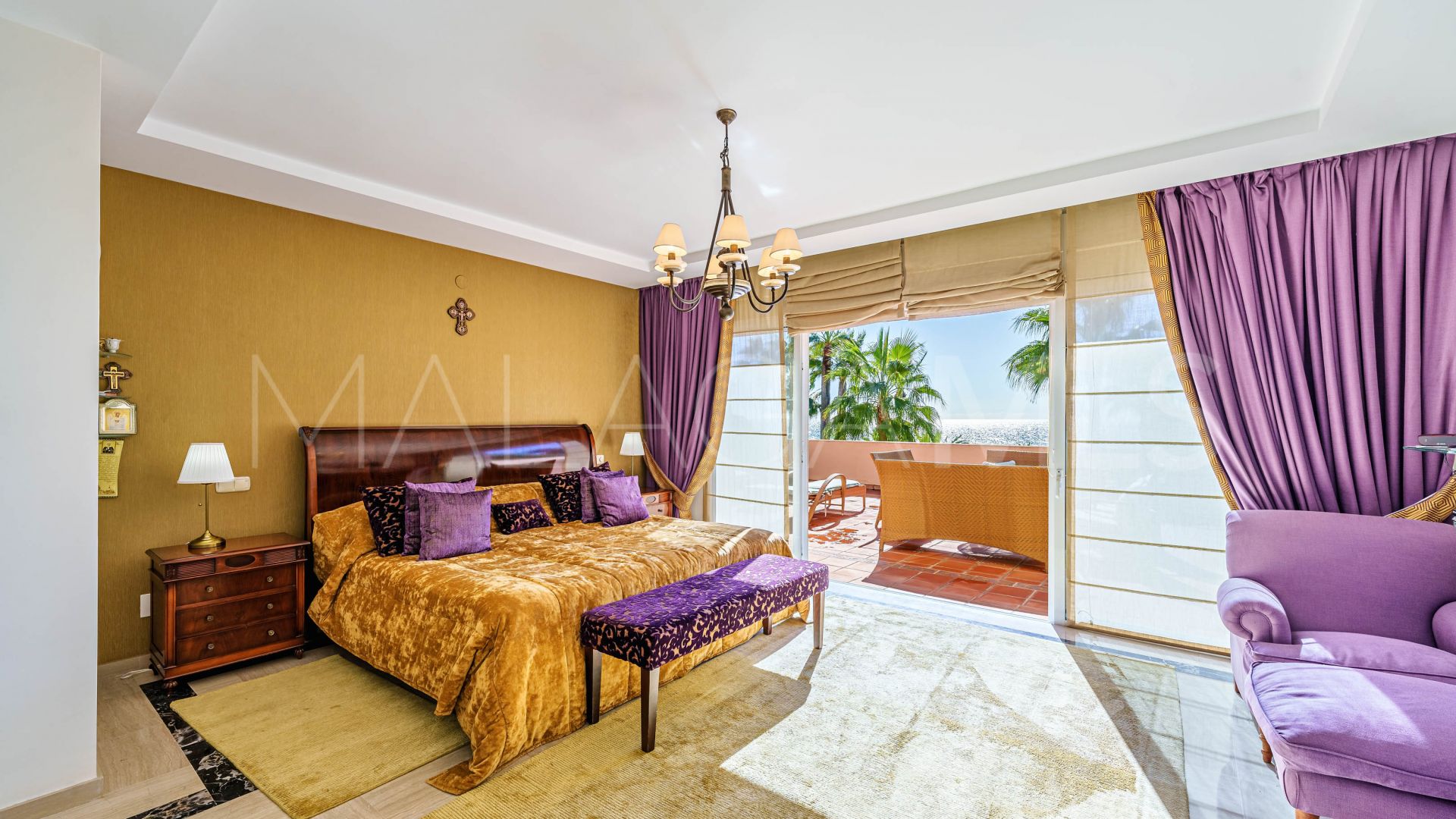 9 bedrooms New Golden Mile villa for sale