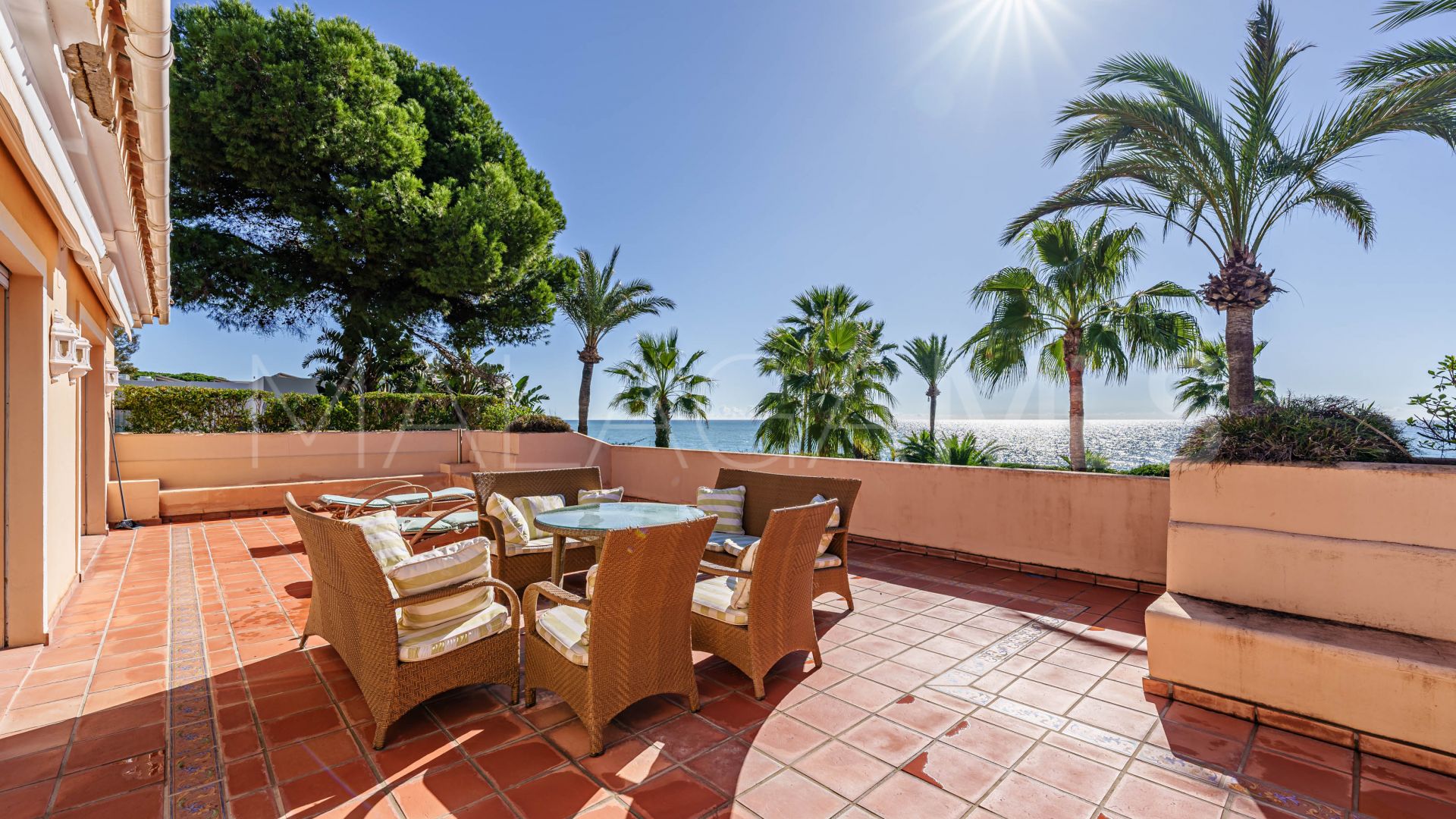 Villa a la venta de 9 bedrooms in New Golden Mile