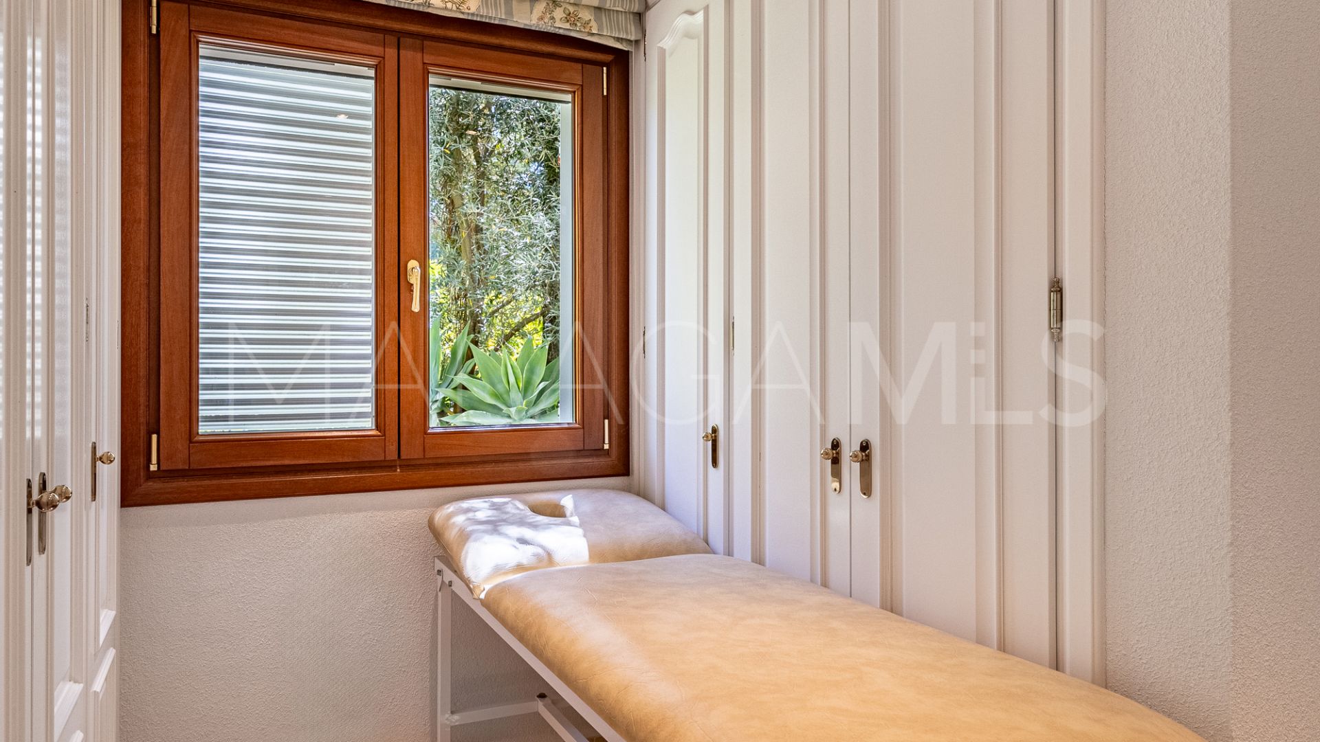 Villa for sale in Beach Side New Golden Mile