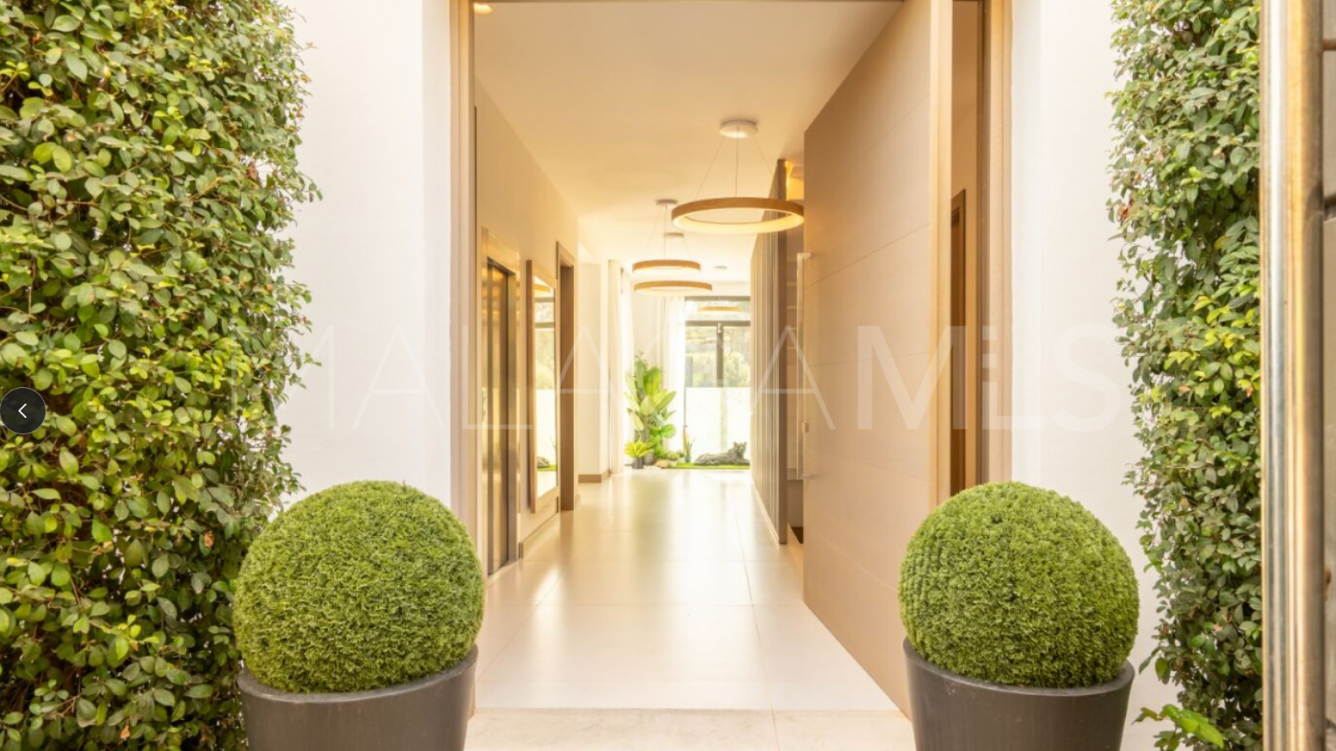 Villa for sale in Monte Halcones