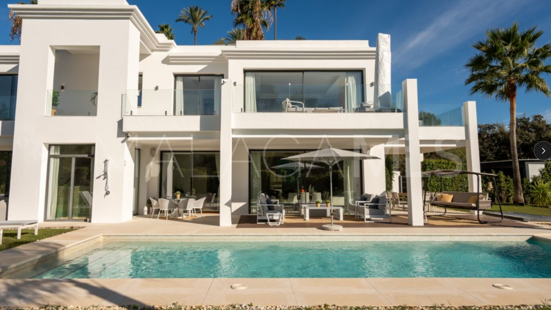 Villa for sale in Monte Halcones