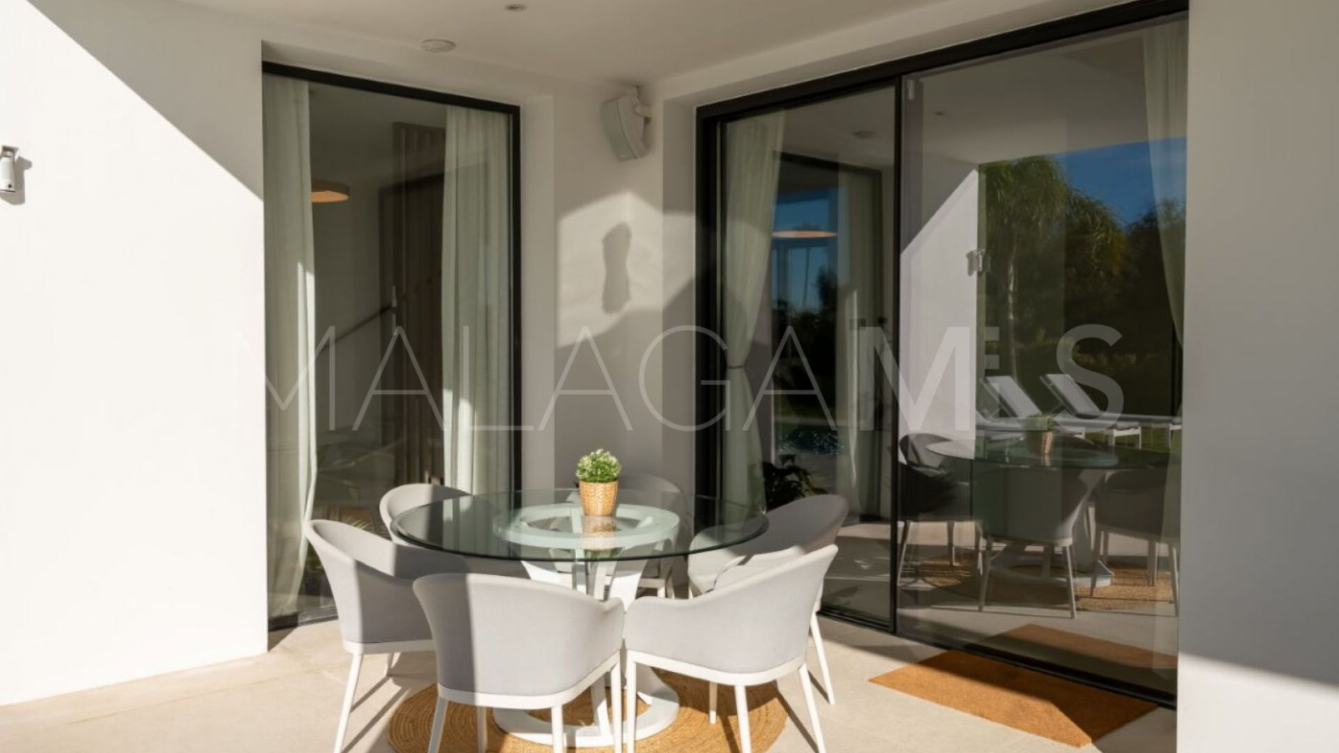 Villa for sale in Monte Halcones