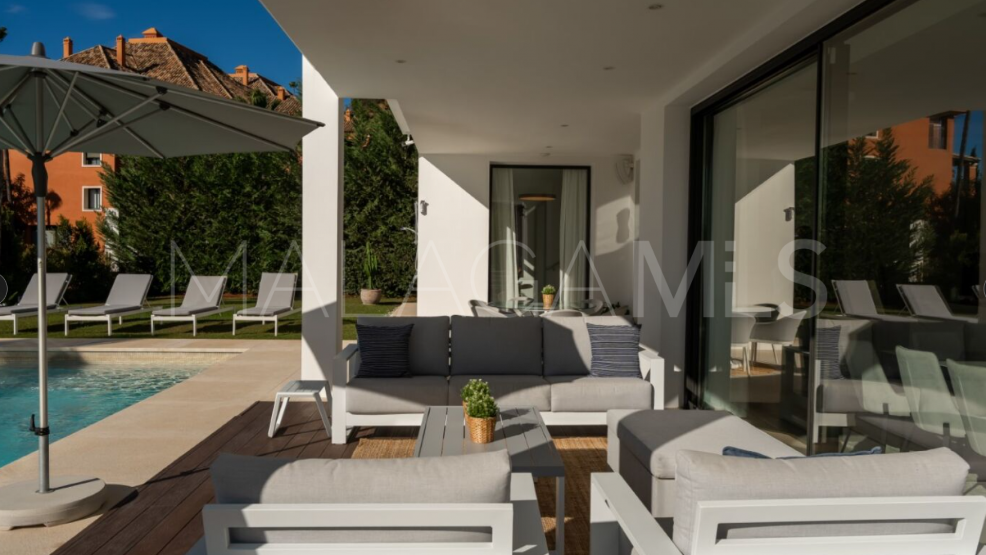 Villa for sale in Monte Halcones