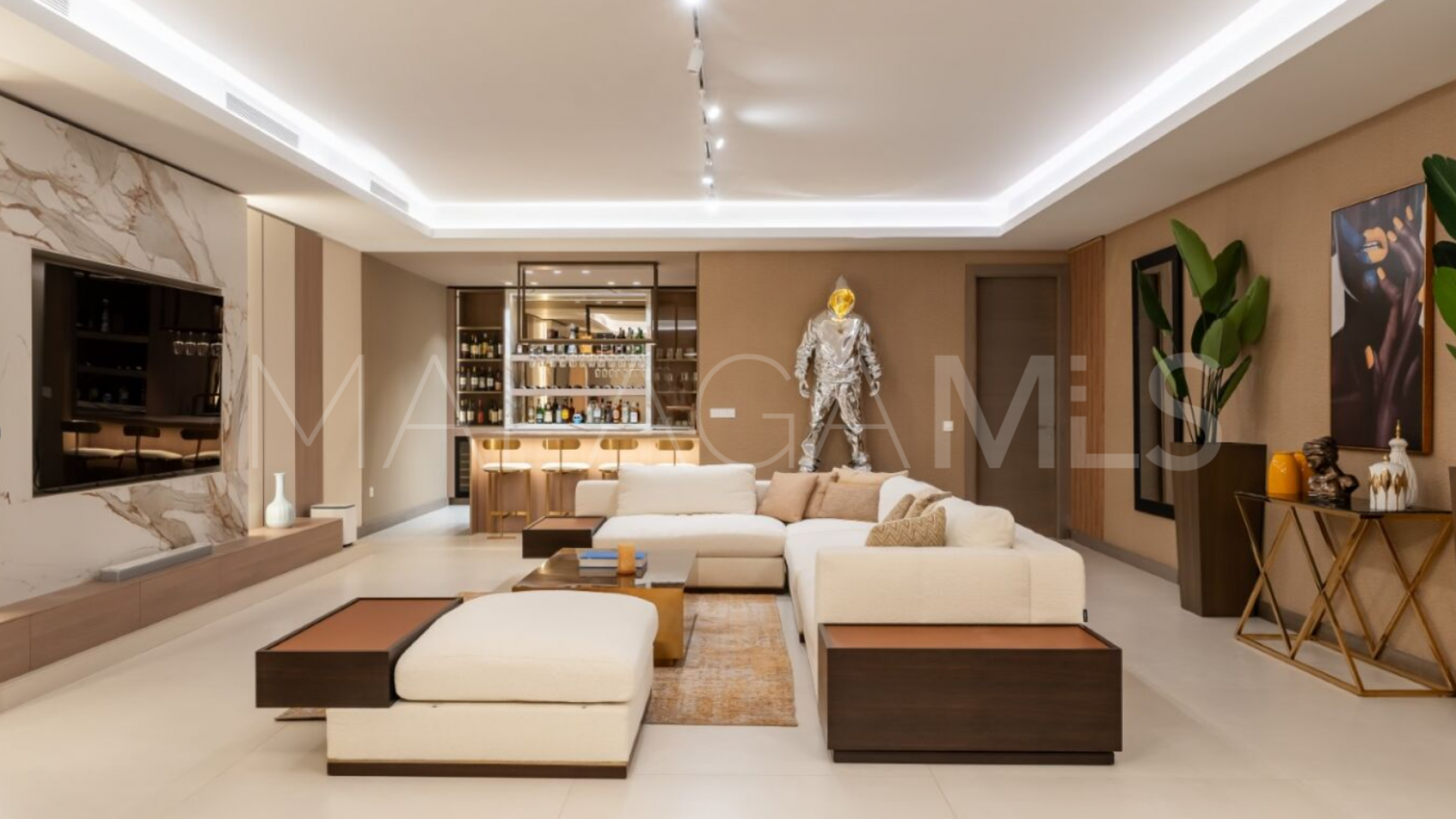 Villa for sale in Monte Halcones