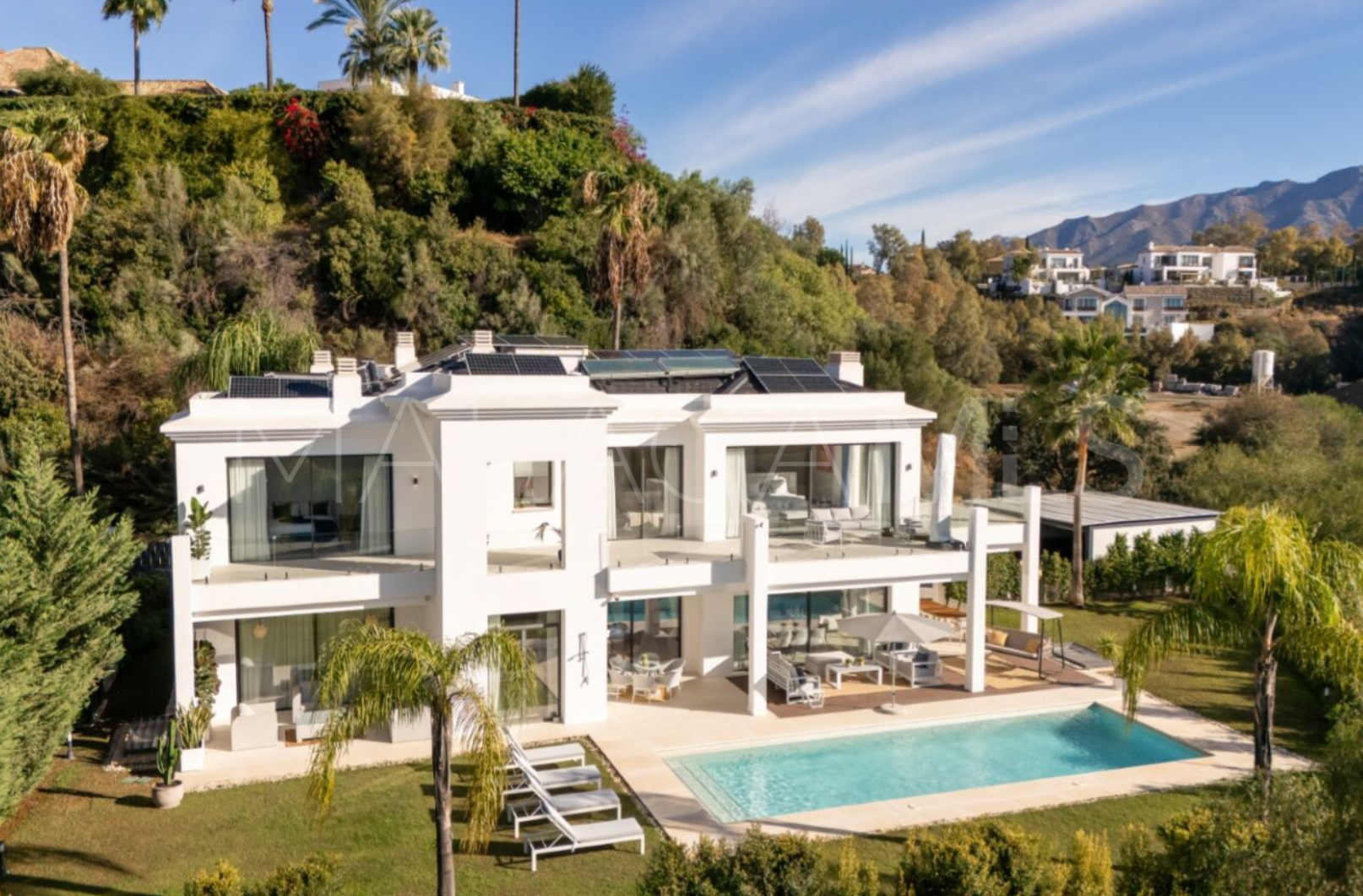 Villa for sale in Monte Halcones