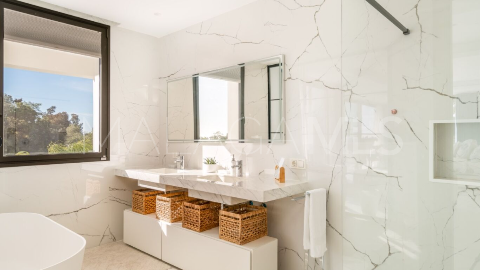 Villa for sale in Monte Halcones