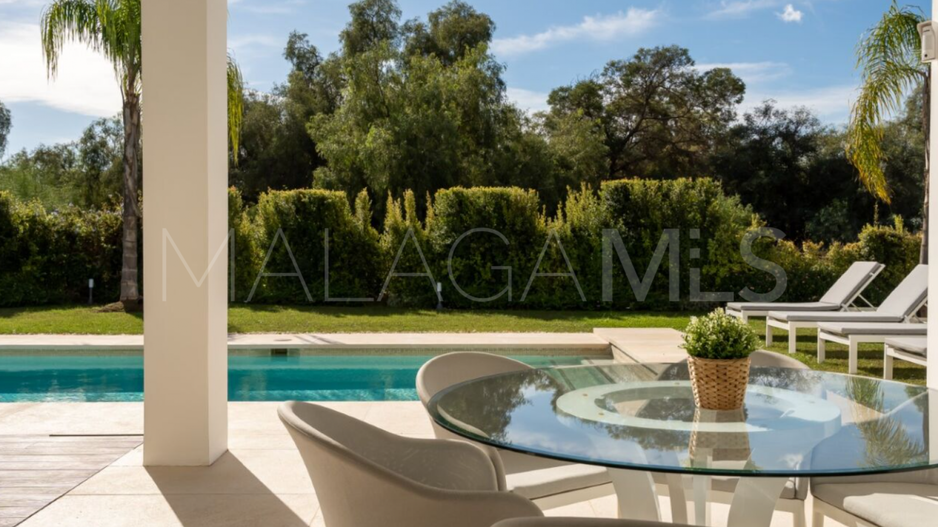 Villa for sale in Monte Halcones