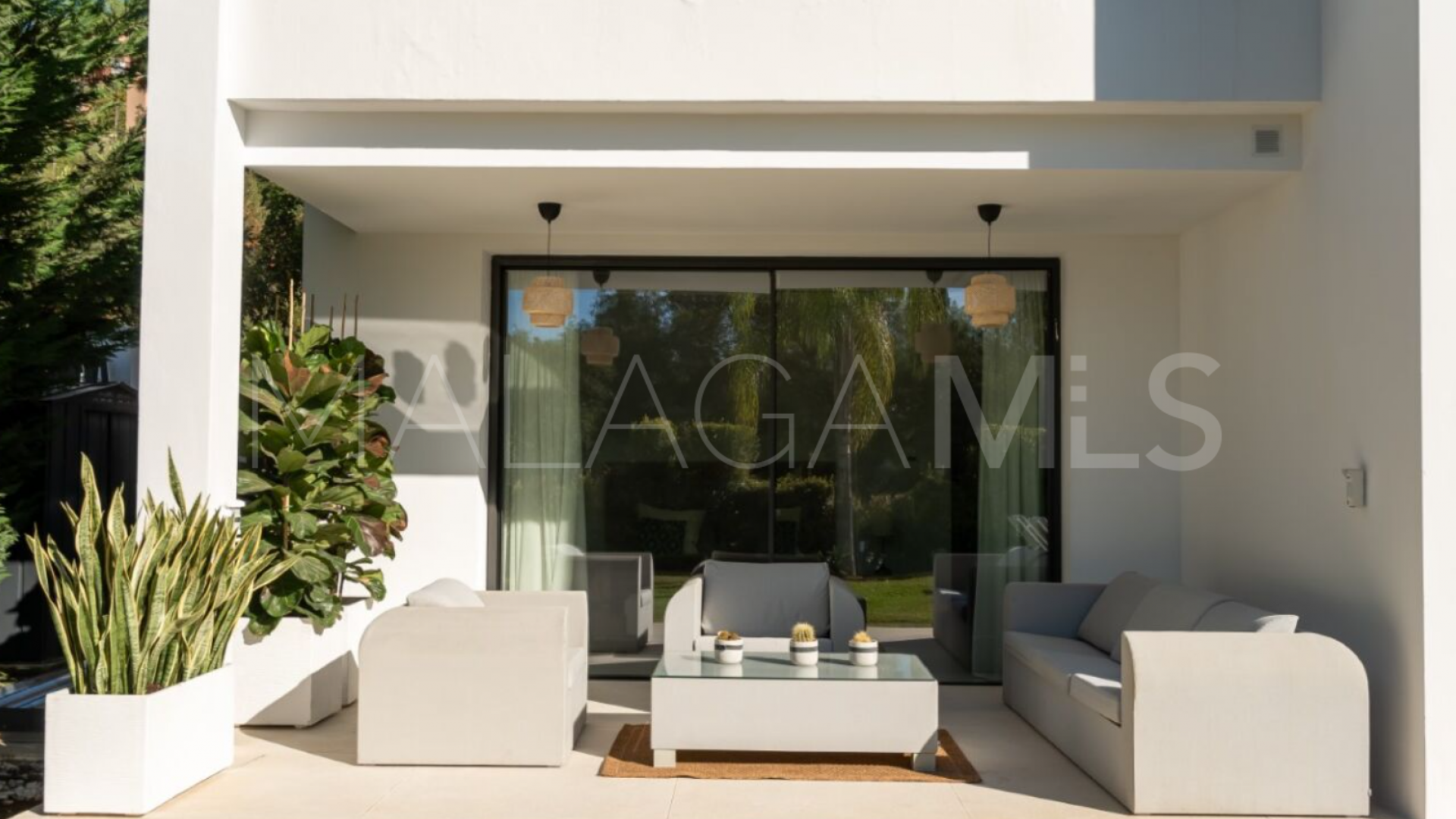 Villa for sale in Monte Halcones