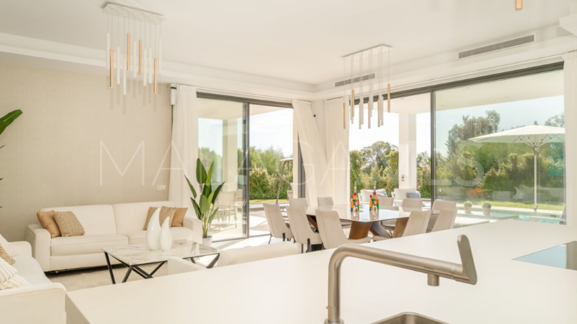 Villa for sale in Monte Halcones